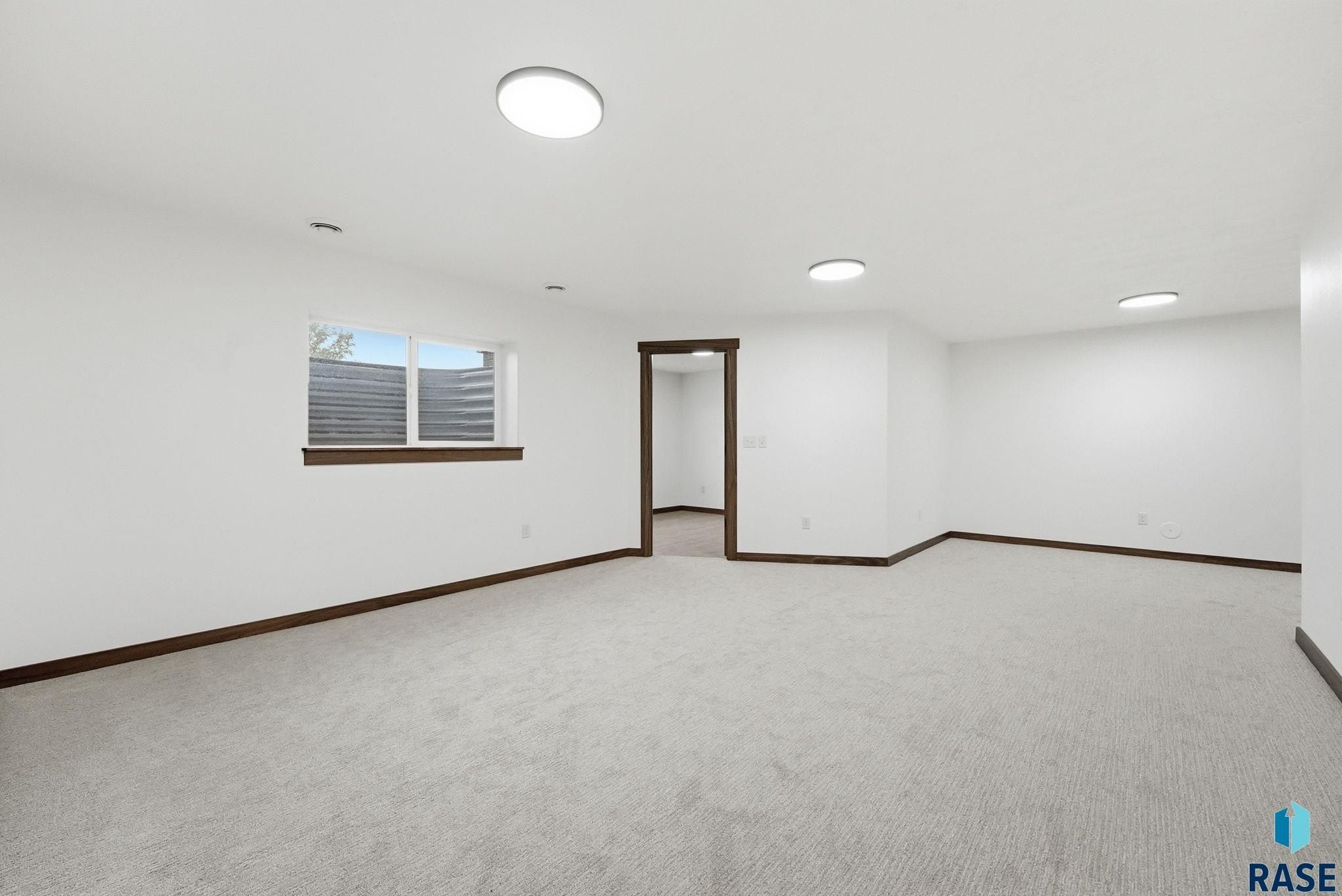 1016 Birch St. Harrisburg, SD 57032
