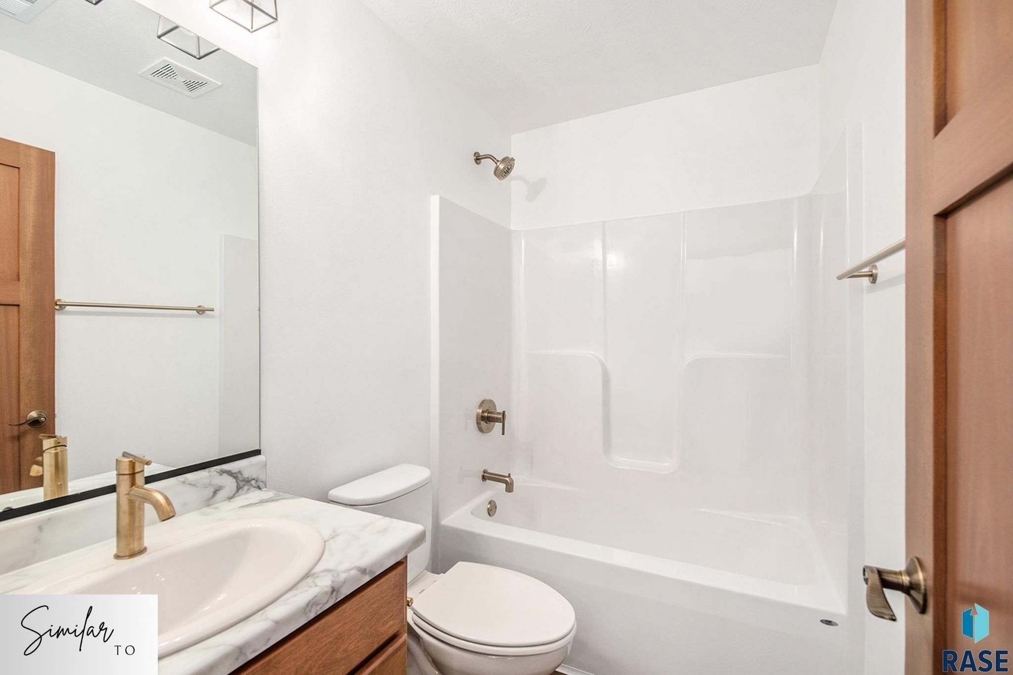 7246 E Waters Edge Pl. Sioux Falls, SD 57110