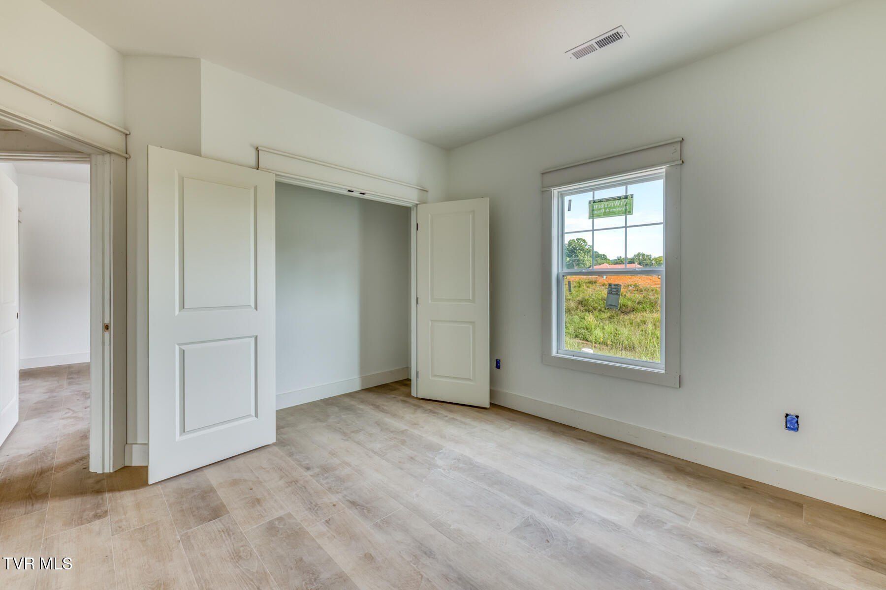6026 Ashlynn Oaks Private Drive. Blountville, TN 37617