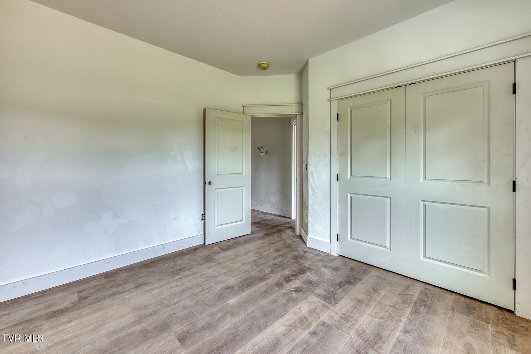 6010 Ashlynn Oaks Private Drive. Blountville, TN 37617