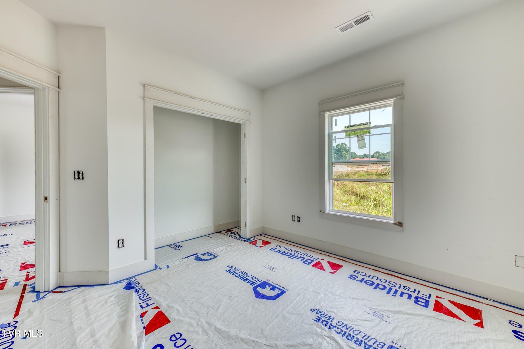 6034 Ashlynn Oaks Private Drive. Blountville, TN 37617