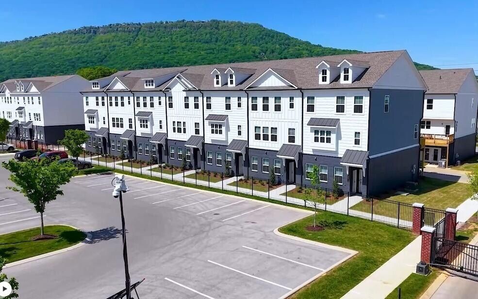 1049 E Main Street. Chattanooga, TN 37408