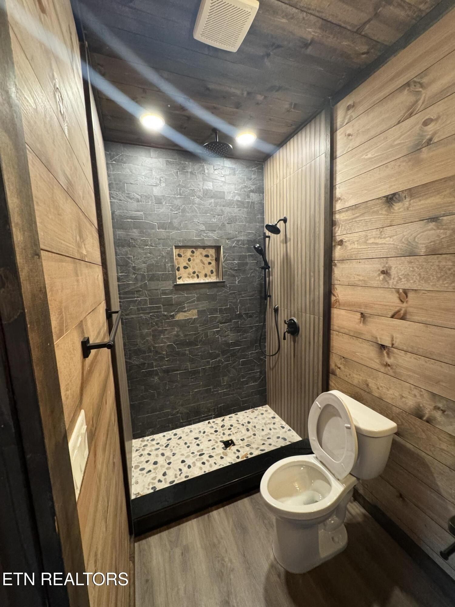 502 Warbonnet Way. Pigeon Forge, TN 37863