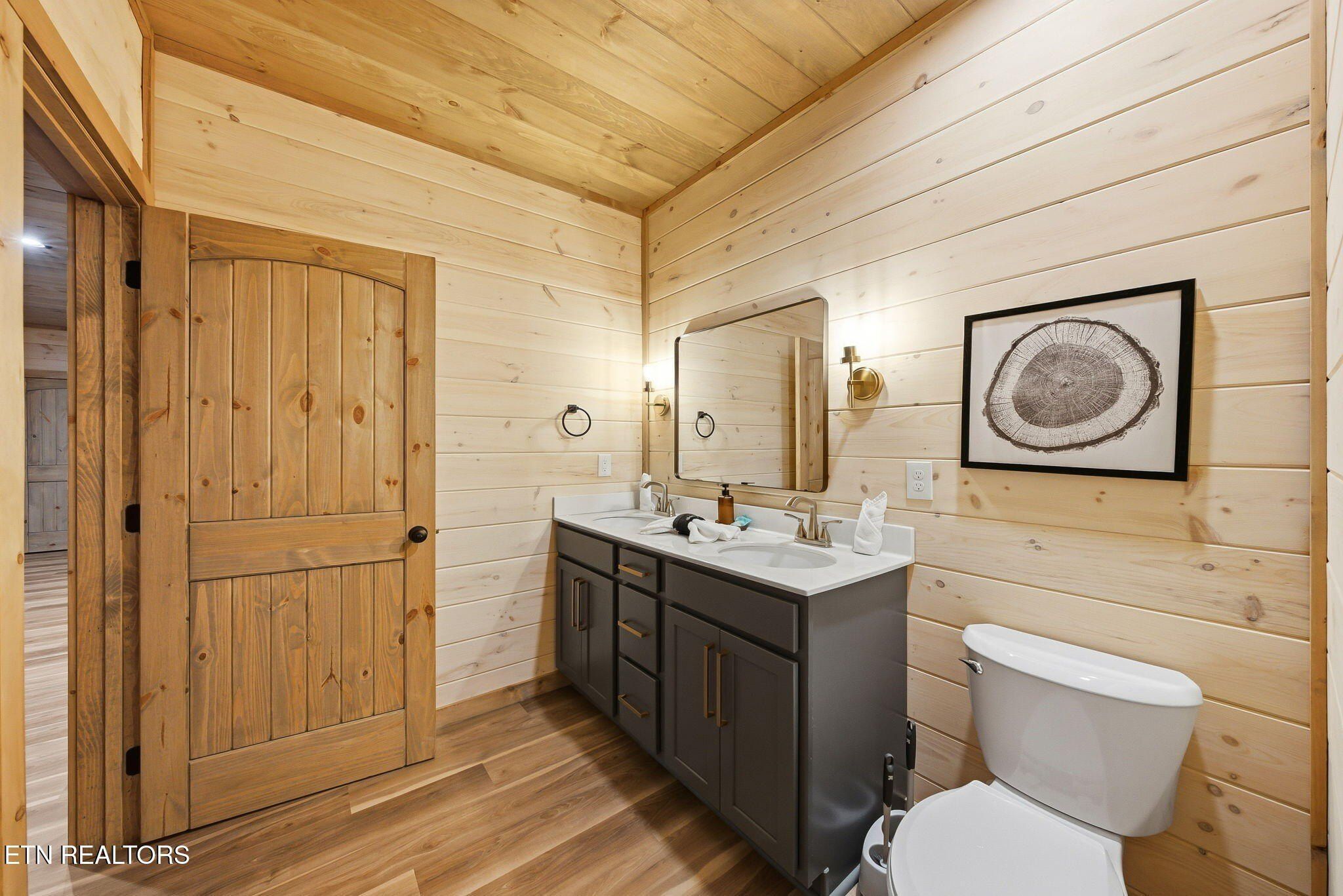 1524 Scenic Woods Way. Sevierville, TN 37876
