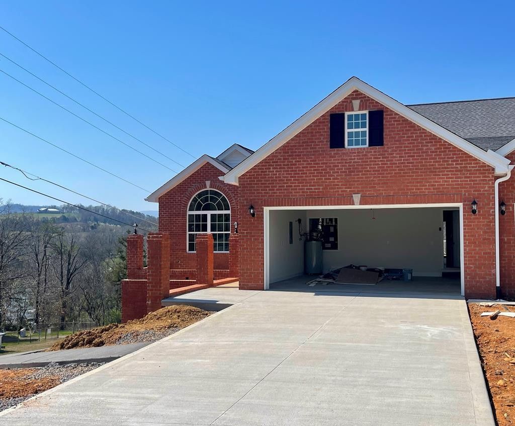 1903 Scarlett Meadows Drive. Sevierville, TN 37876