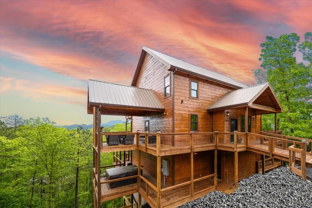 2833 Murray Ridge Road. Sevierville, TN 37862