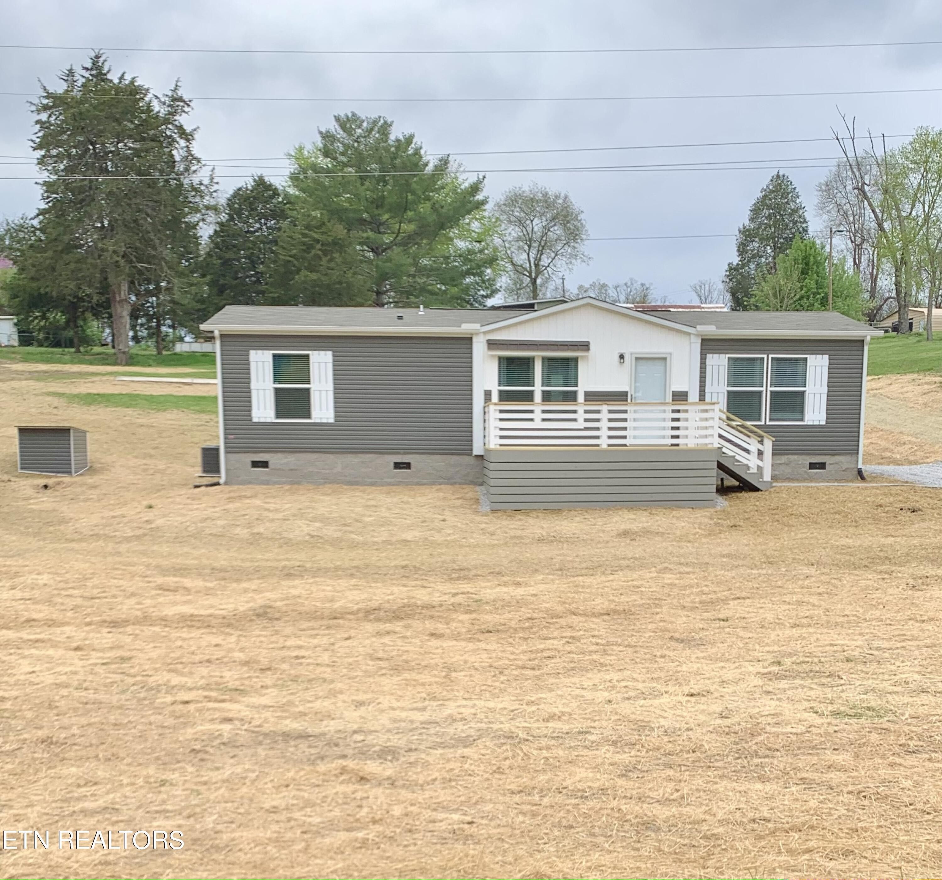 139 Center Lane. New Tazewell, TN 37825