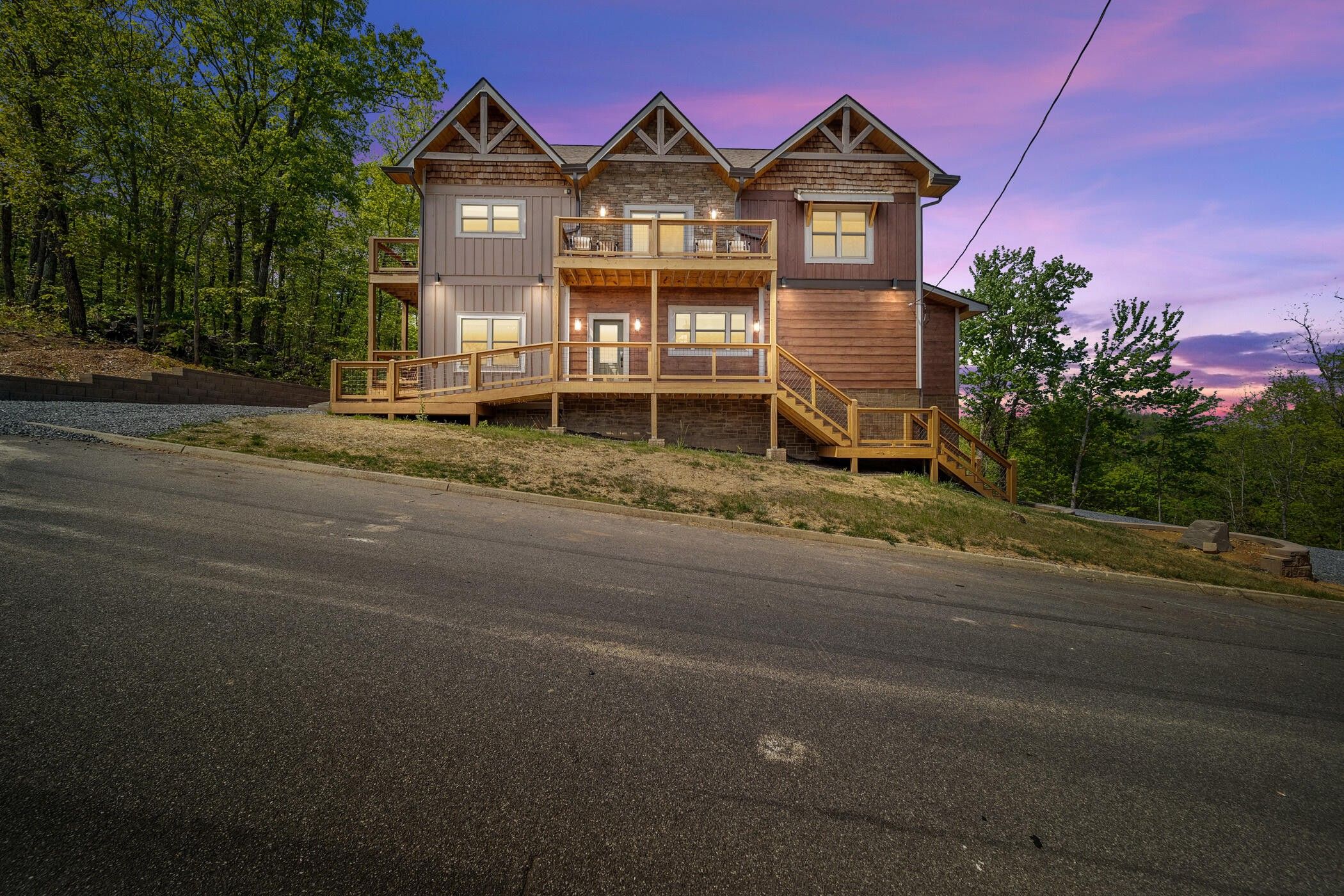 1706 Pinestand Ridge Way. Sevierville, TN 37862