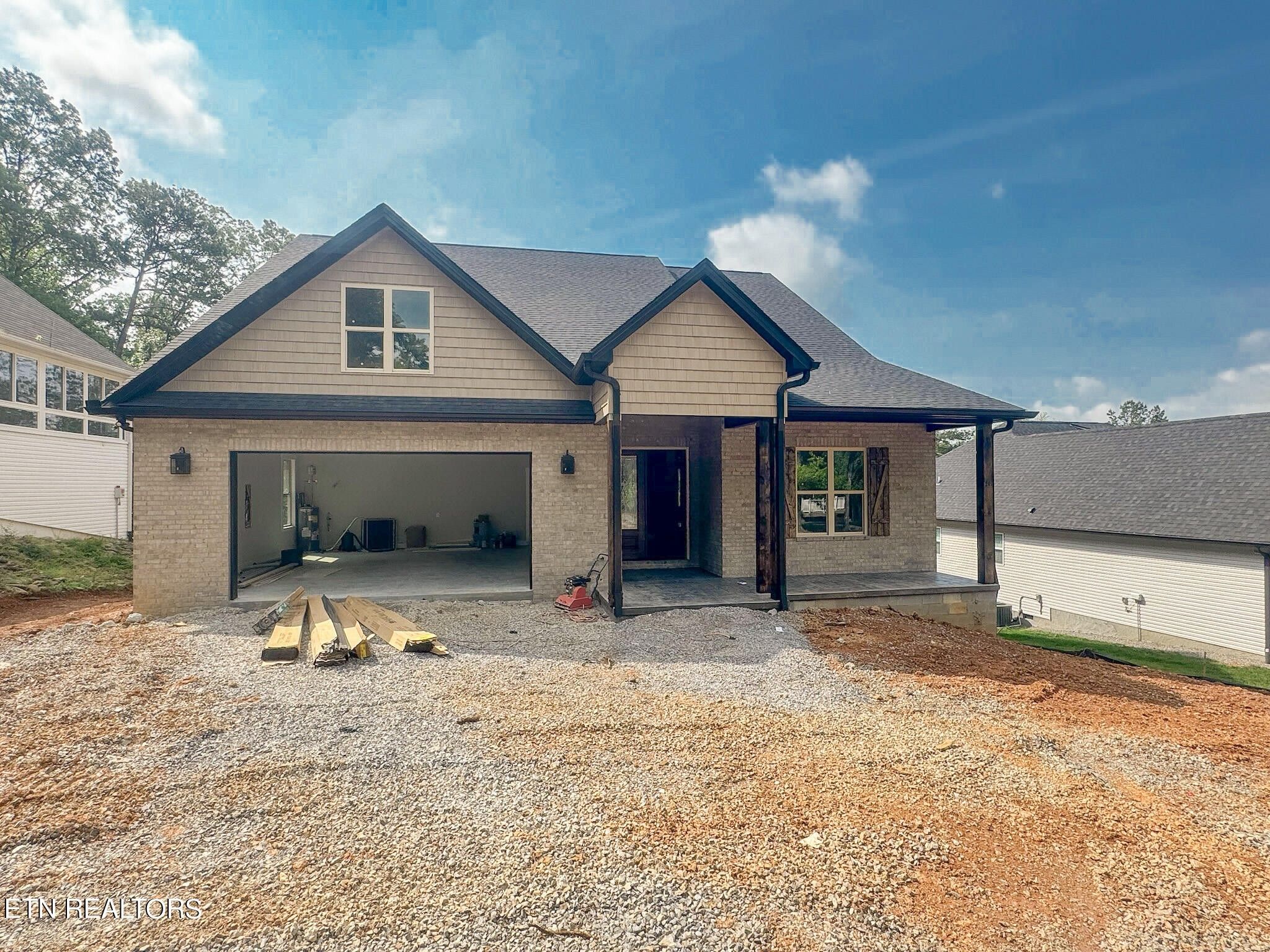 251 Gadusi Way. Loudon, TN 37774