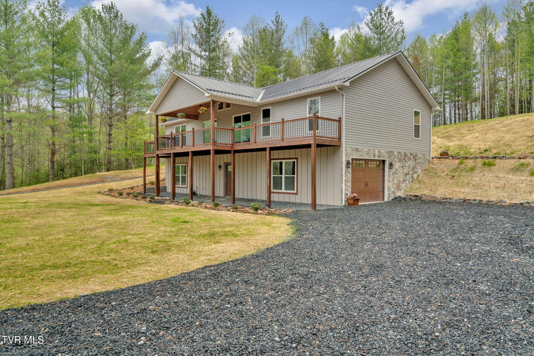 145 Mountain View Lane. Roan Mountain, TN 37687