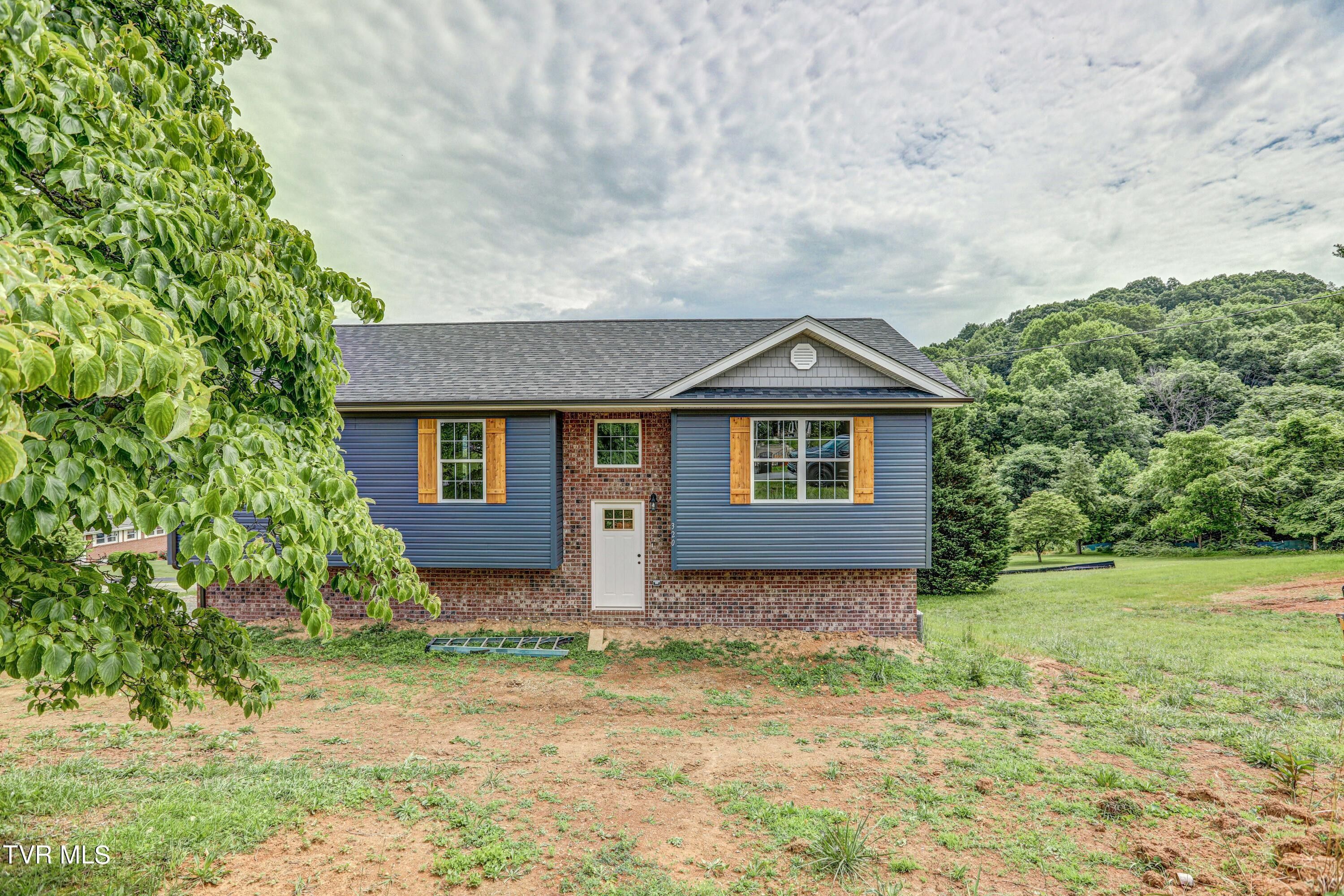 352 Navaho Lane. Kingsport, TN 37664