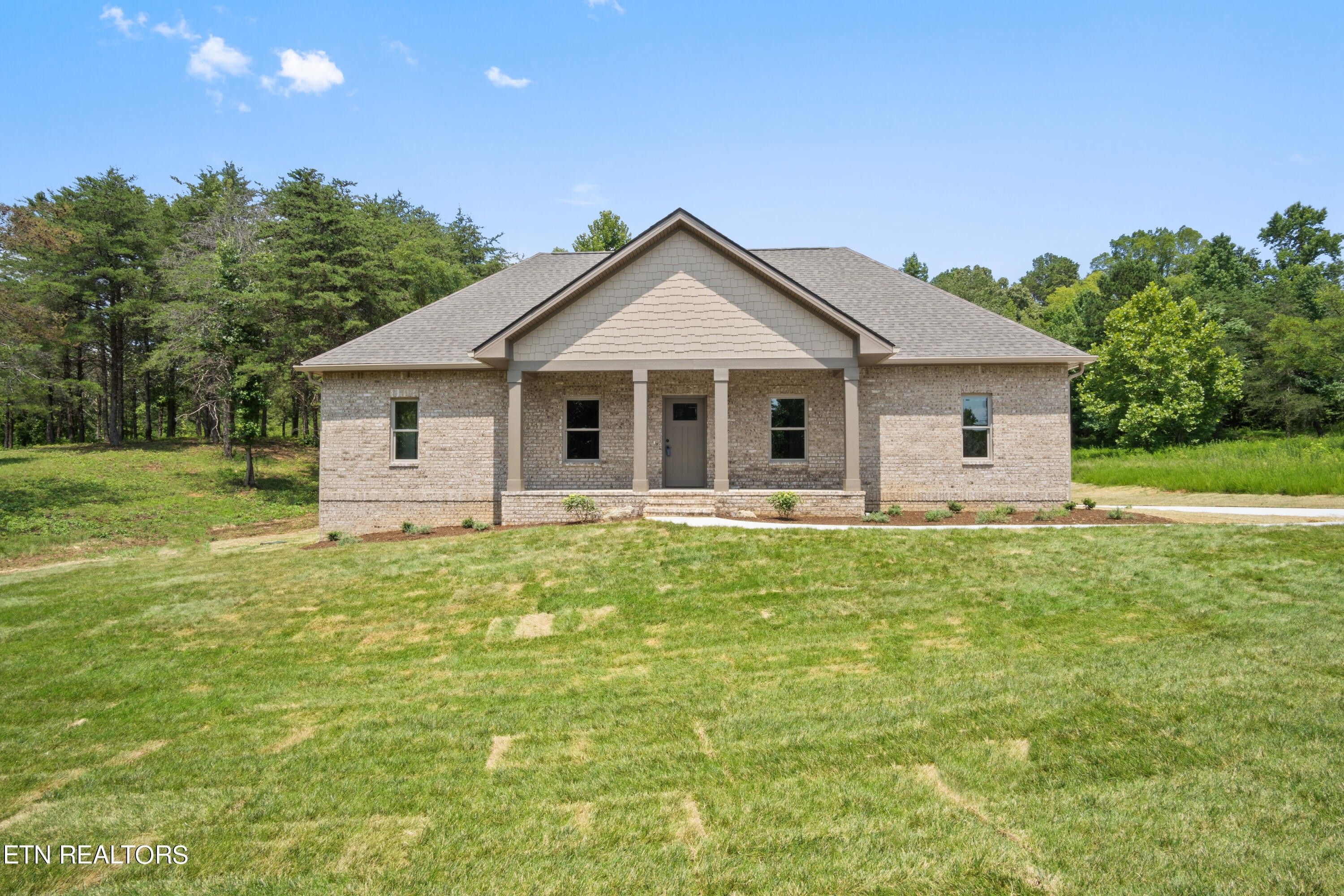 213 Serenity Dr Harriman Drive. Harriman, TN 37748