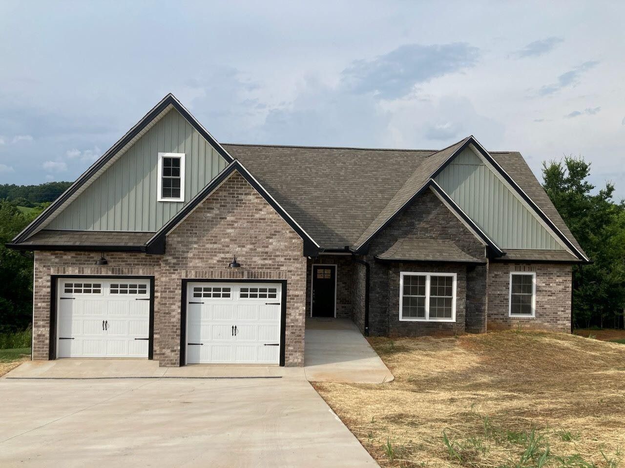 512 Mountain Vista Trail. Dandridge, TN 37725