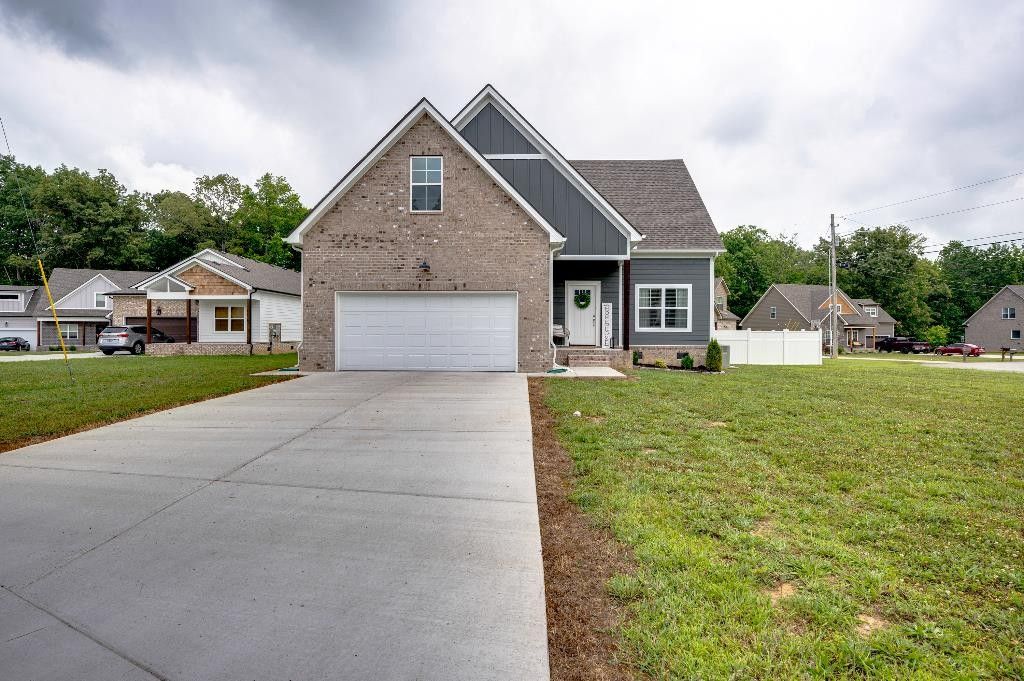 110 Stone Haven Drive. Smithville, TN 37166