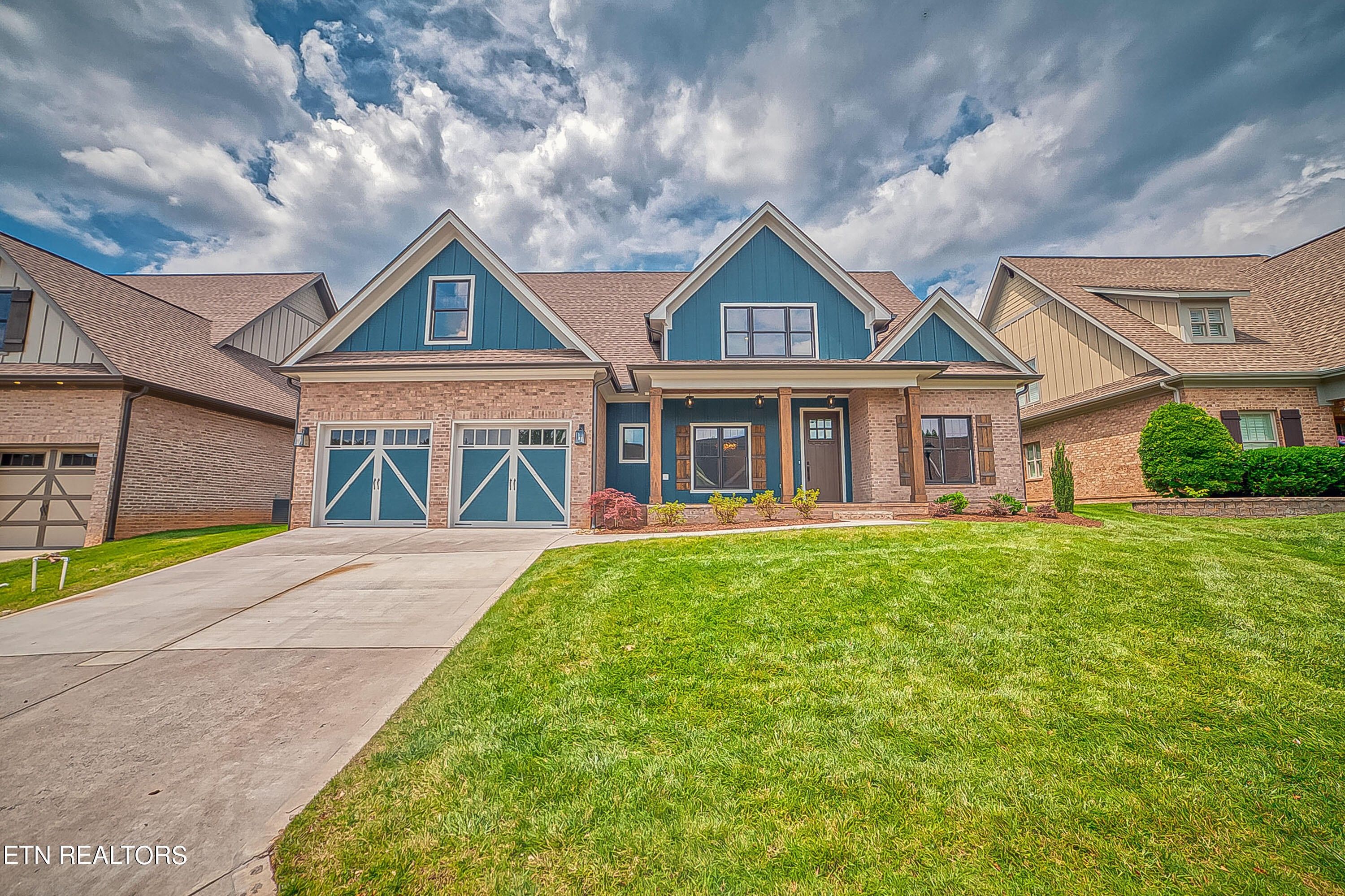 2323 Misty Mountain Cir Circle. Knoxville, TN 37932