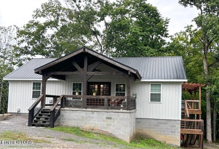 200 Howell Rd. Mascot, TN 37806