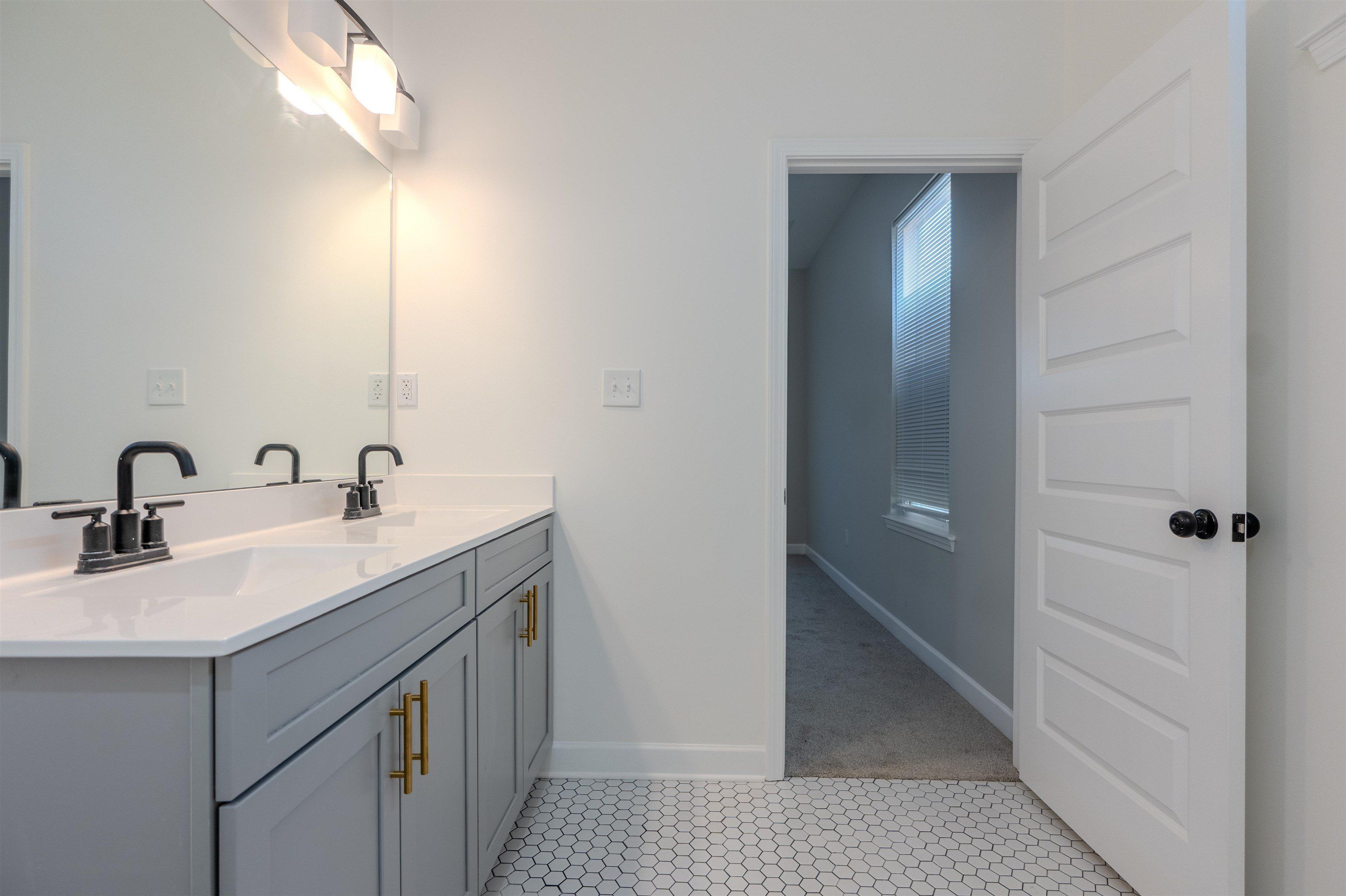 819 N Watkins. Memphis, TN 38107