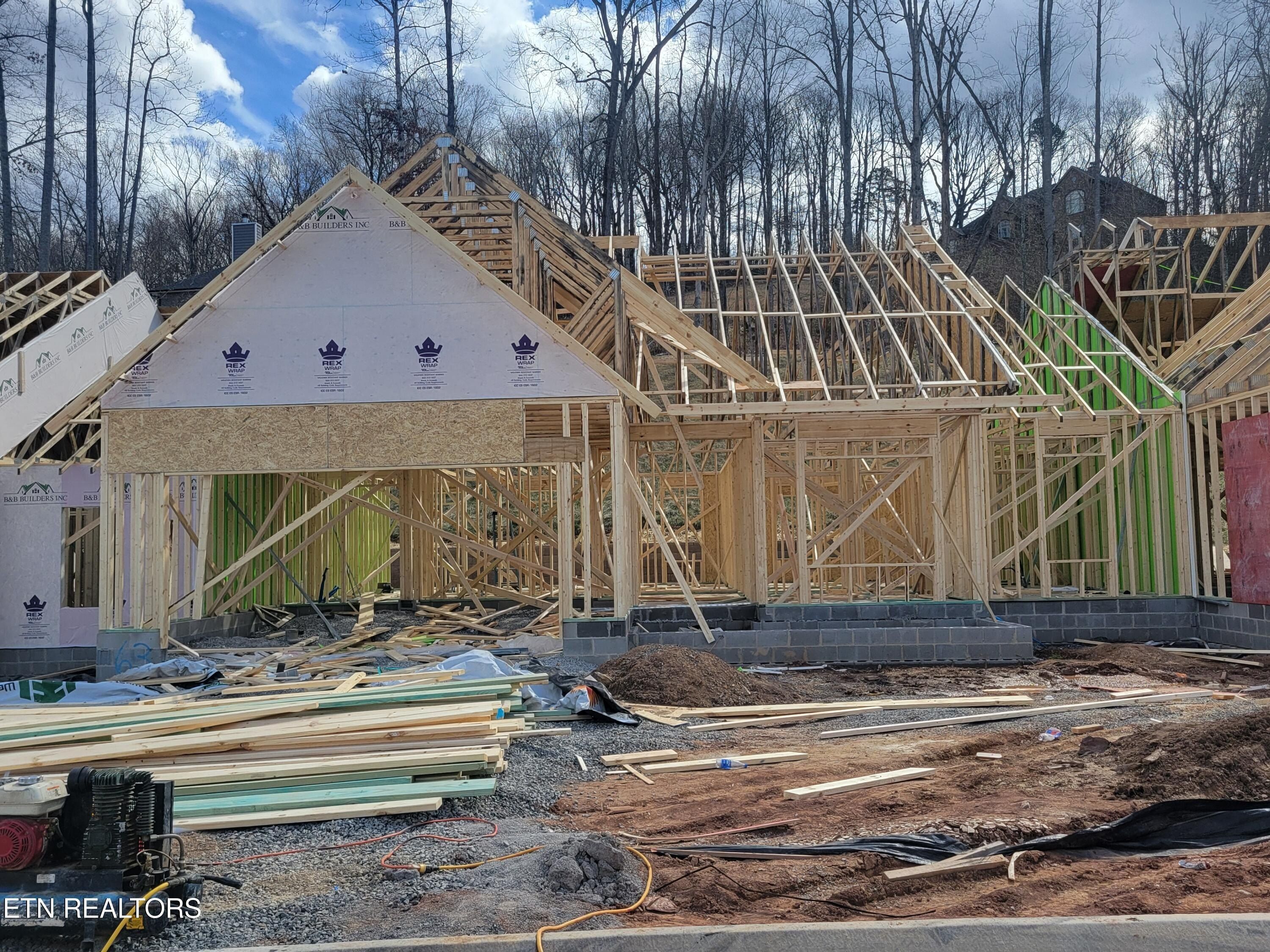 1338 Kenzi Rose Lane. Knoxville, TN 37918