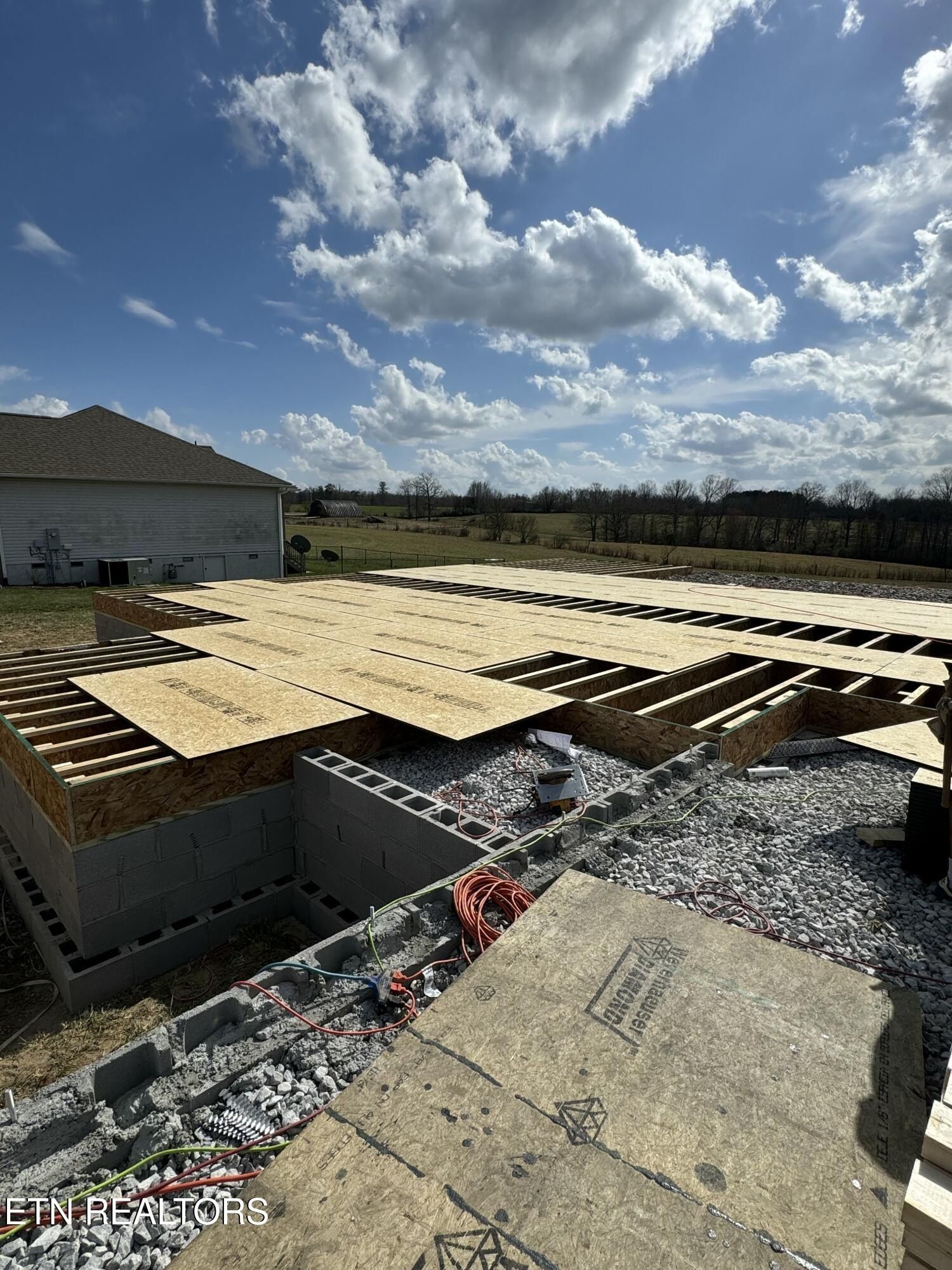 231 Tuttle Lane. Crossville, TN 38571