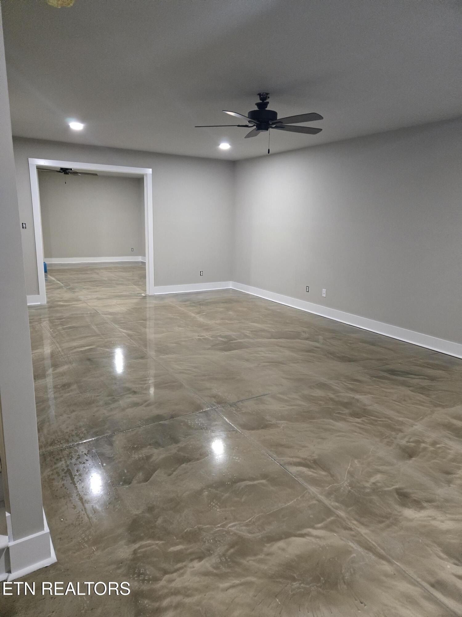 1160 Meadow Walk Lane Unit 58. Lenoir City, TN 37772