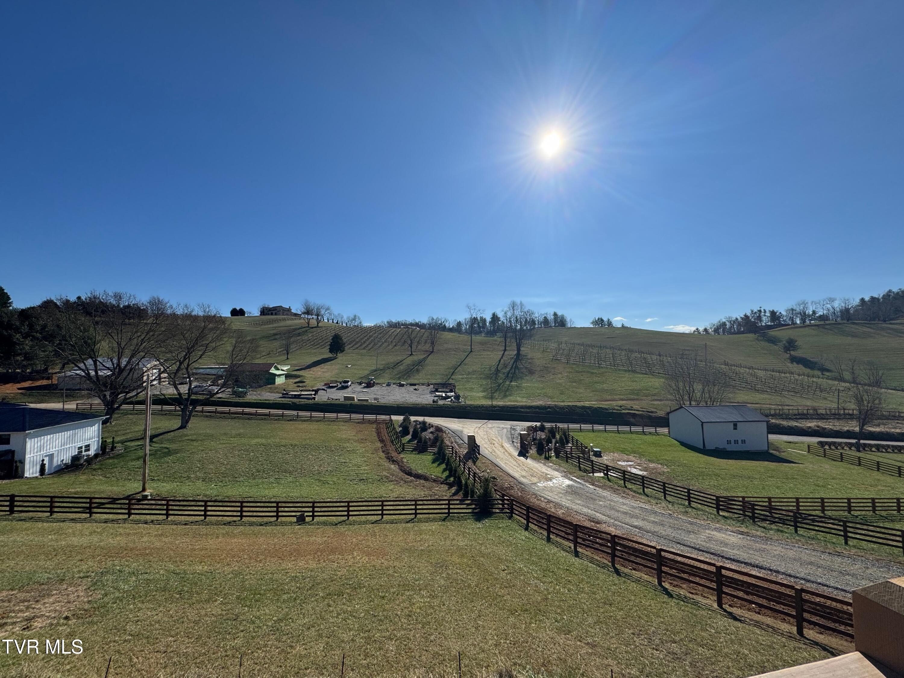 136 Farmhouse Village Trail. Butler, TN 37640
