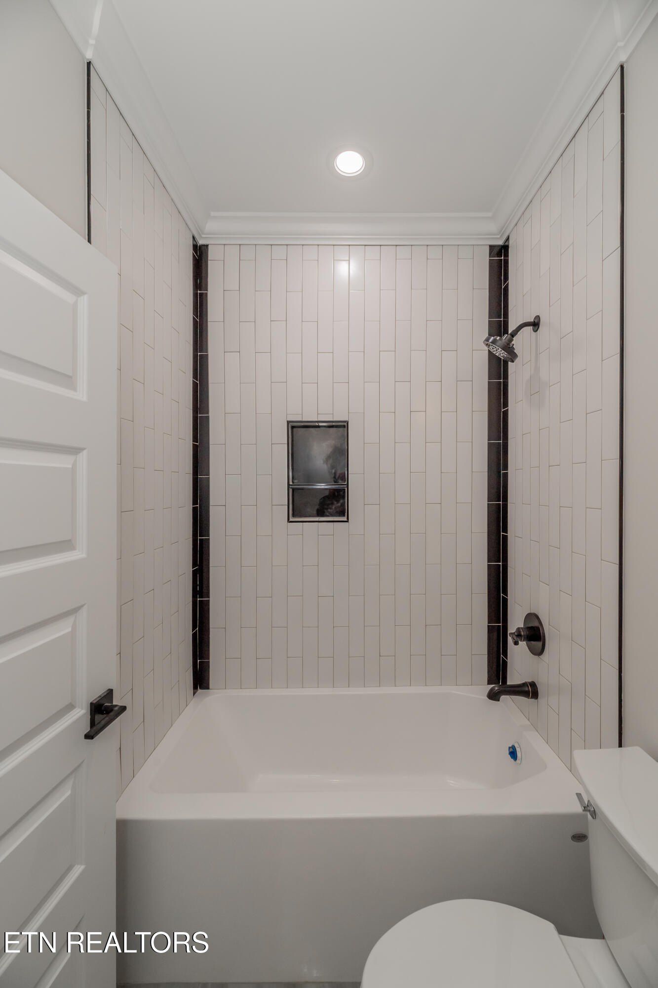 328 Nuhya Lane. Loudon, TN 37774