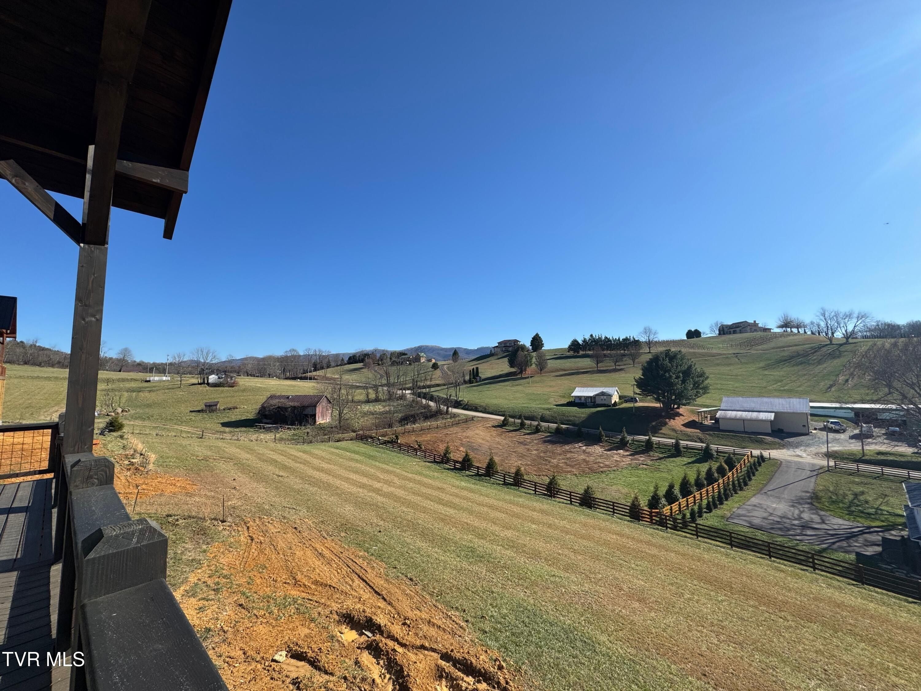 190 Farmhouse Village Trail. Butler, TN 37640