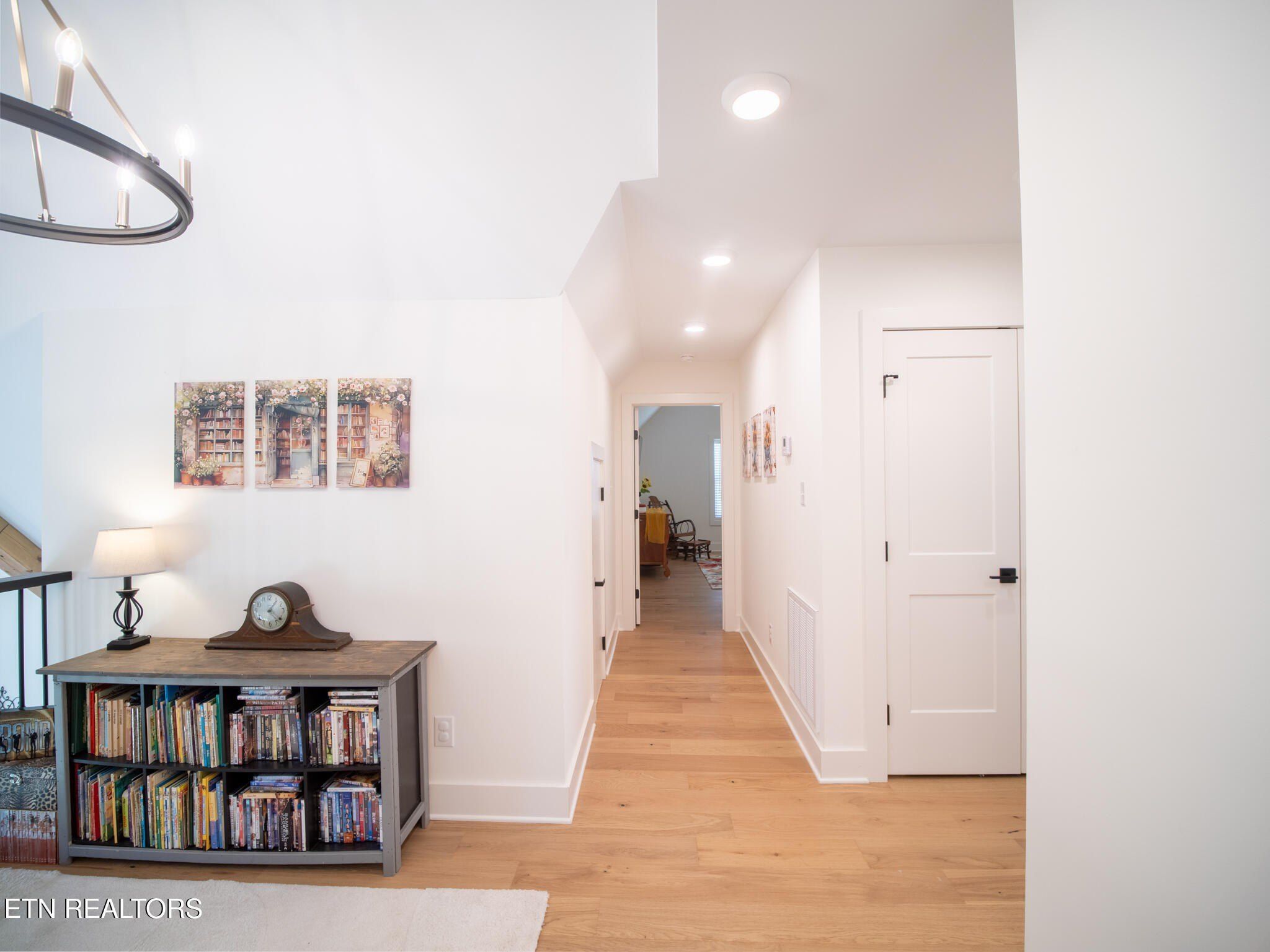 818 Sophie Drive. Greenback, TN 37742