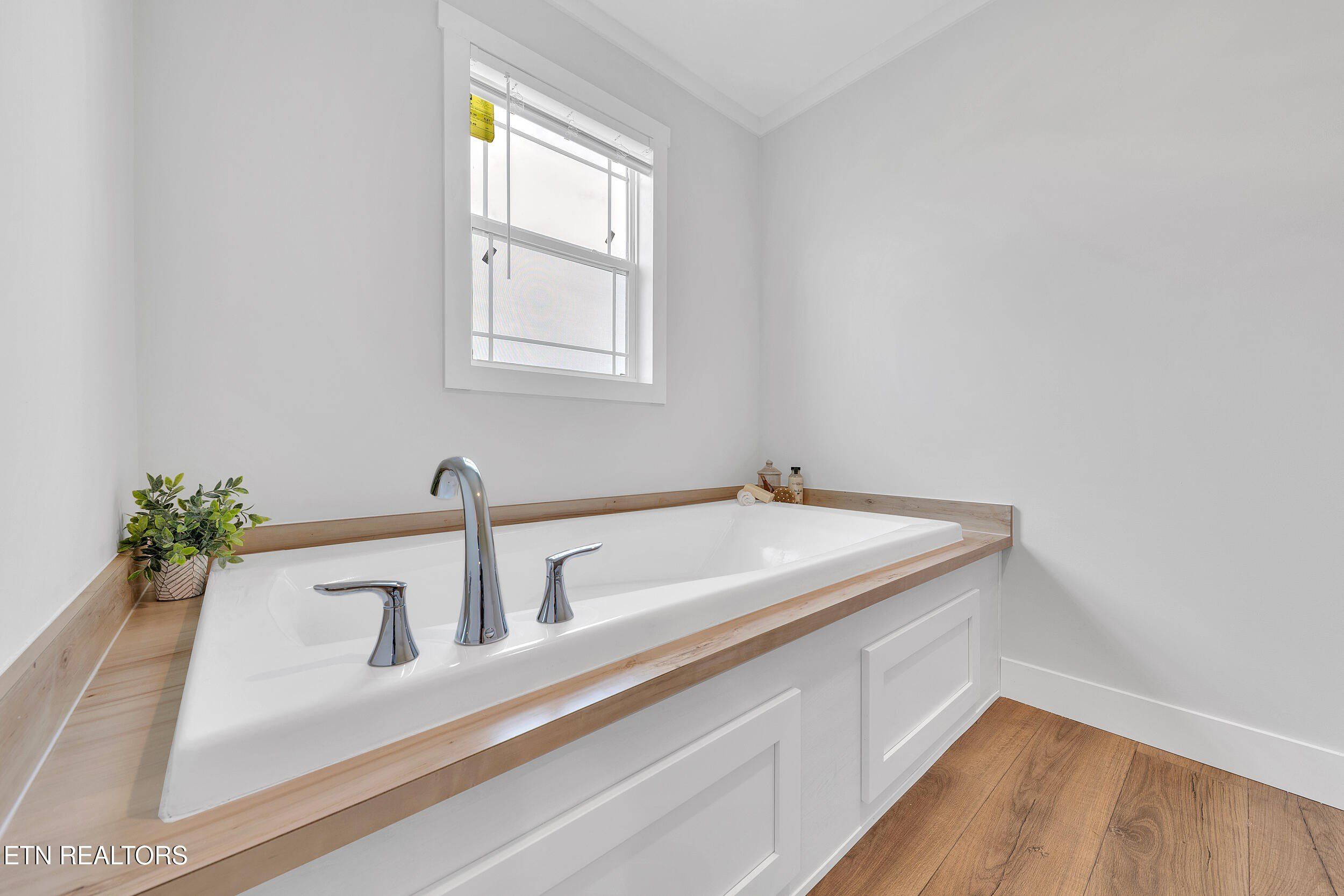 1559 River Path. Morristown, TN 37813