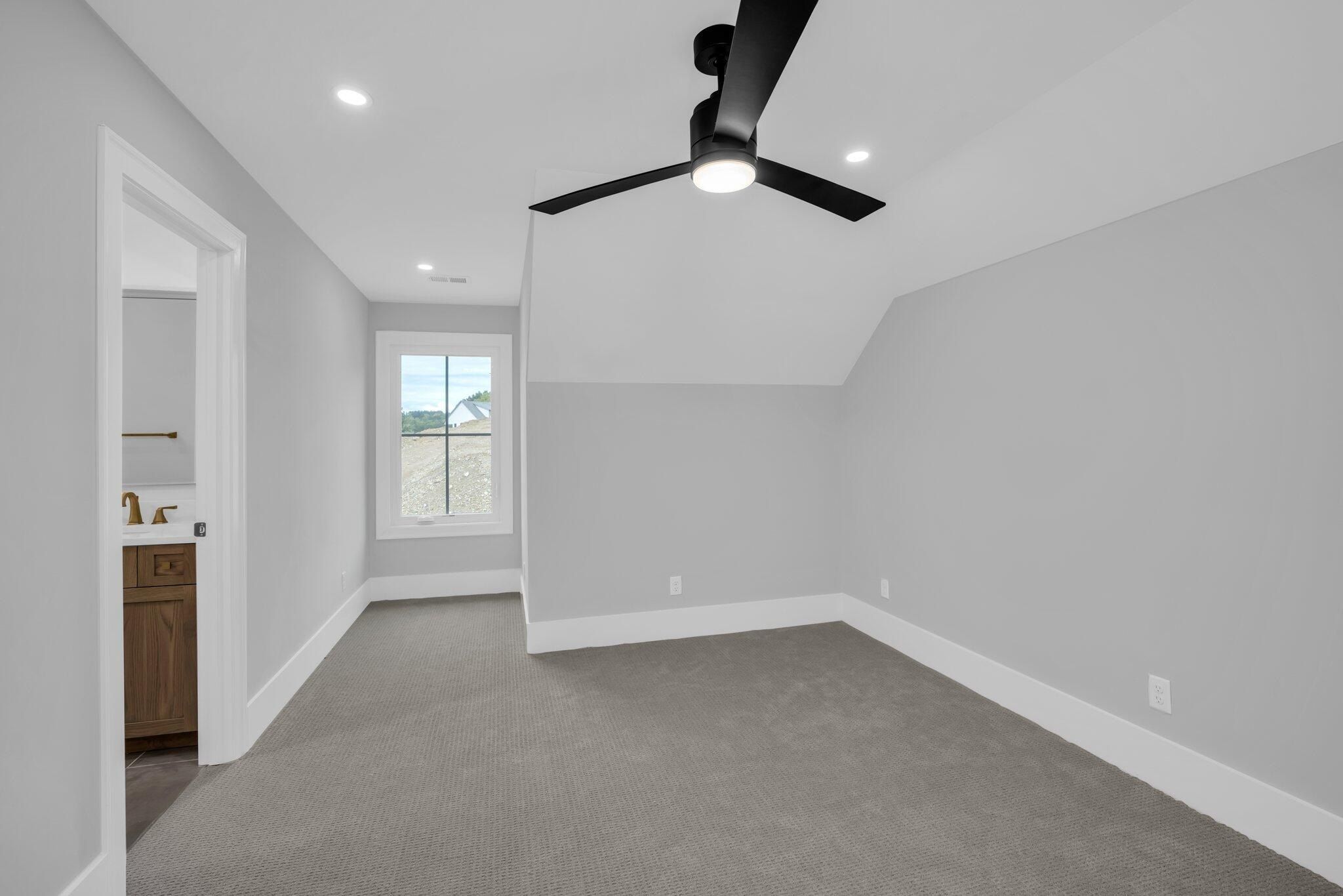 1274 London Woods Way. Apison, TN 37302