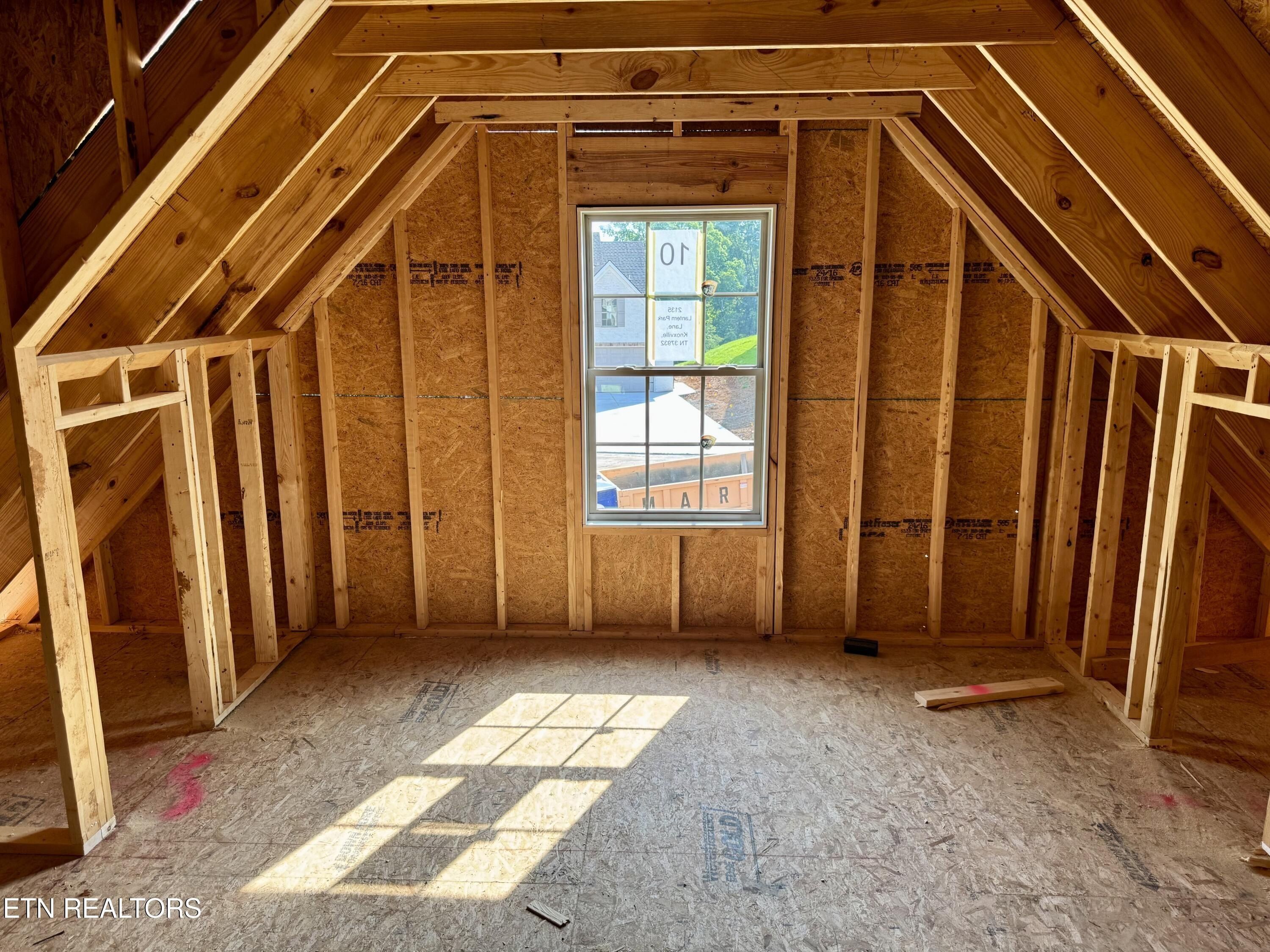 2135 Lantern Park Lane. Knoxville, TN 37932