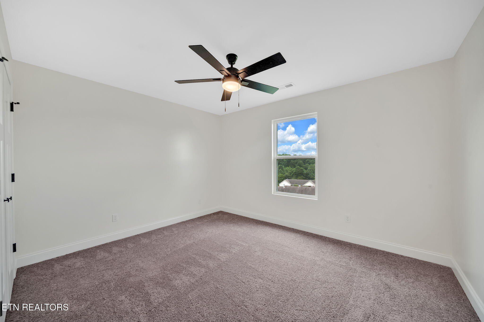 143 Middle Glen Rd. Maynardville, TN 37807