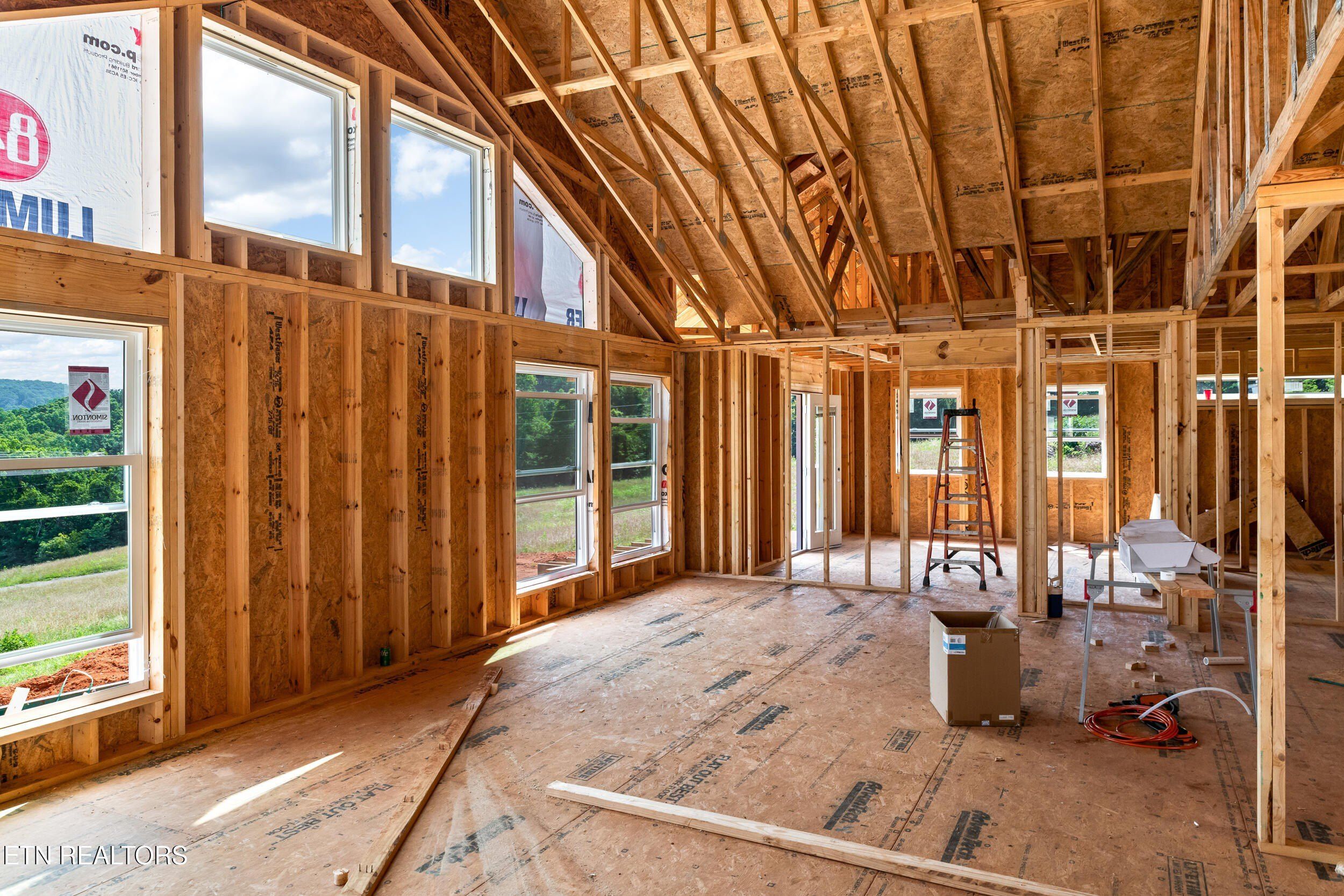 124 Laura Lane. Maynardville, TN 37807