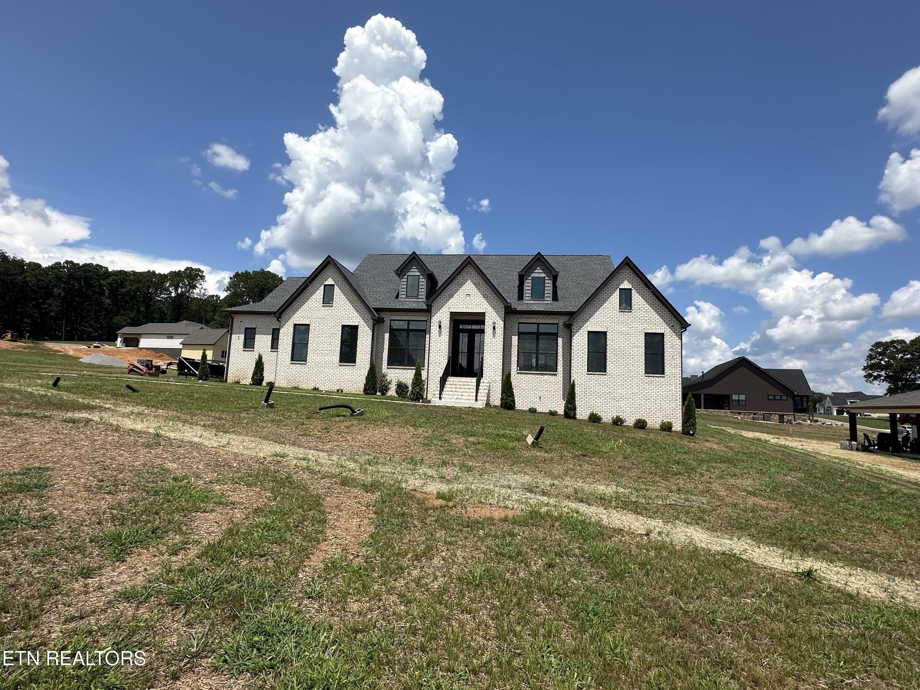 1014 Herbert Drive. Greenback, TN 37742