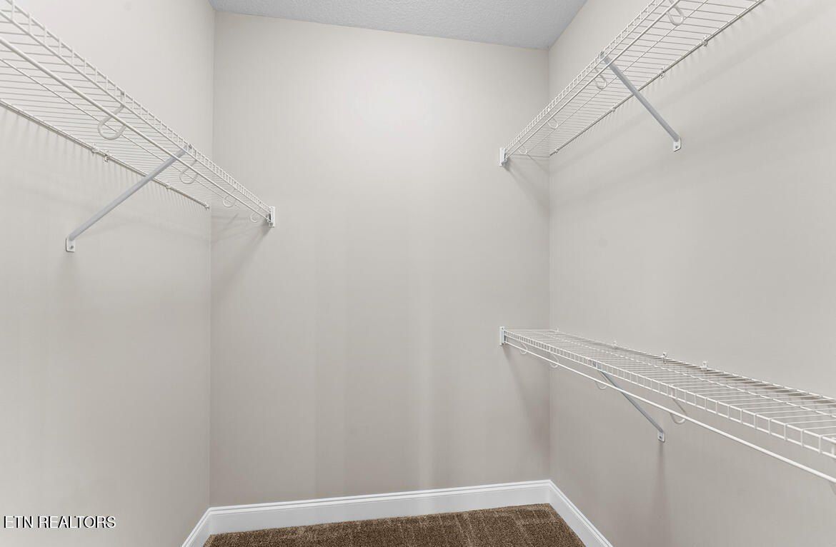 180 Hatteras Circle. Lenoir City, TN 37772