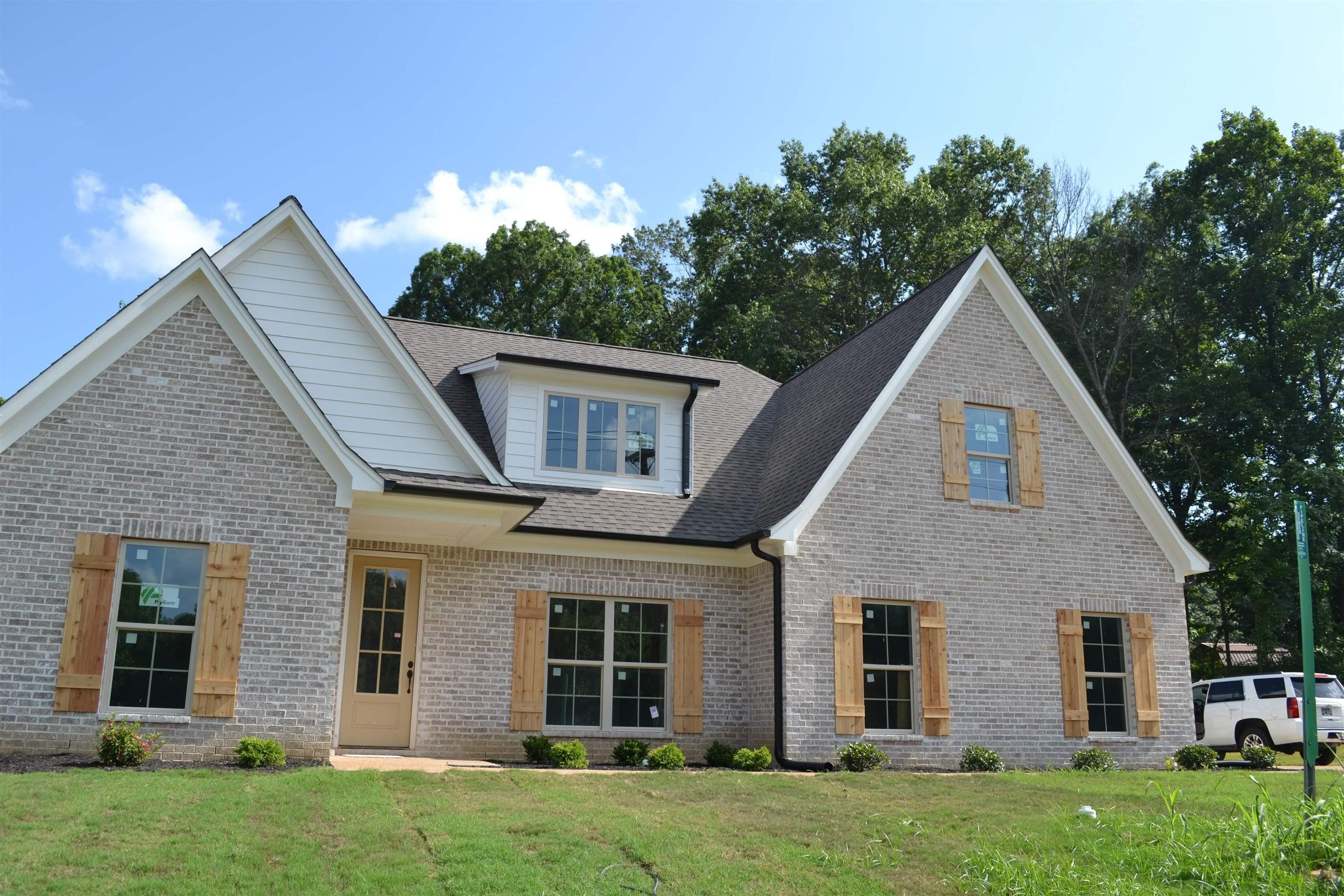 319 Mclaughlin. Munford, TN 38058