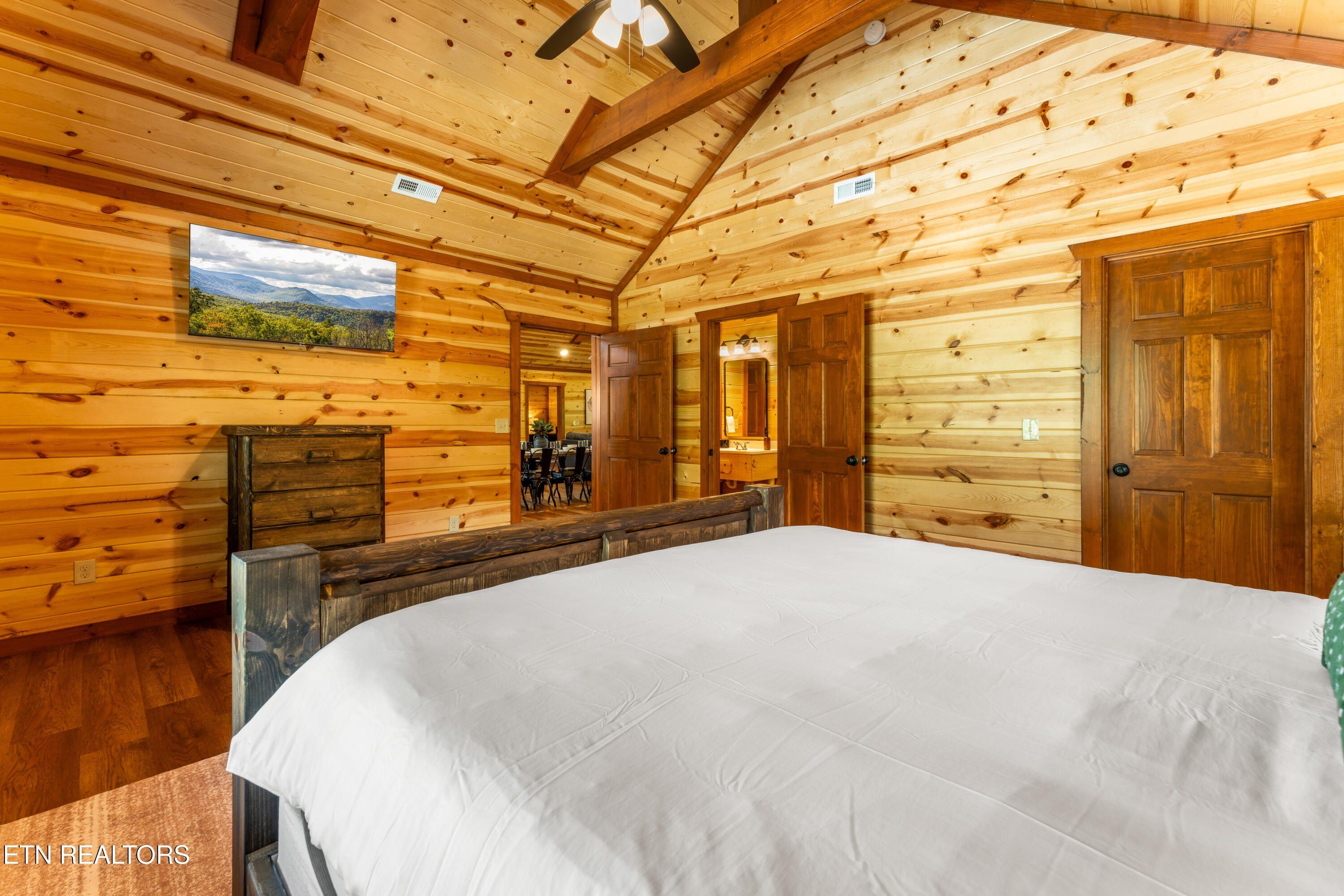 880 Bethlehem Way. Sevierville, TN 37876