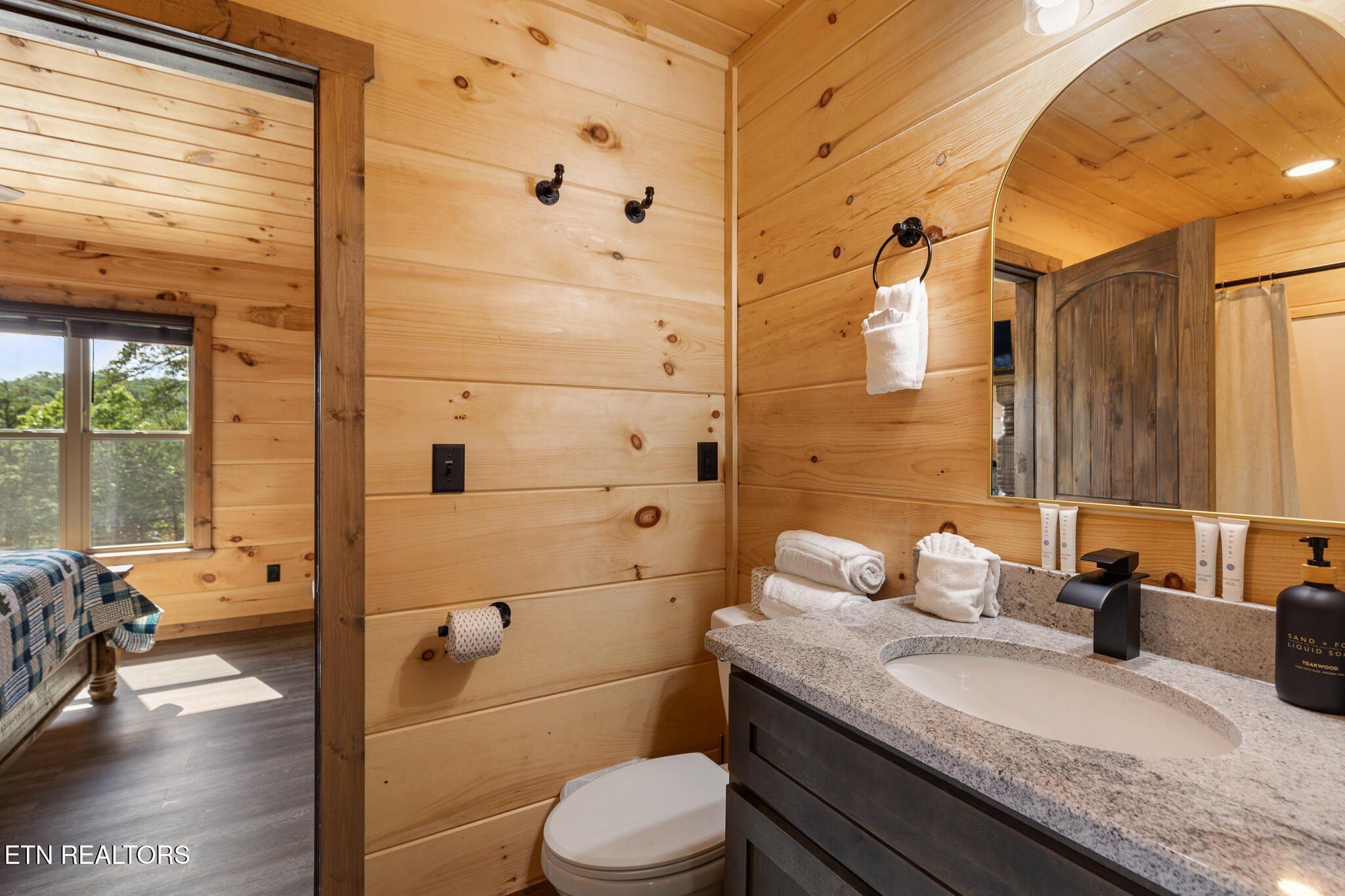 4385 Chamberlain Lane. Sevierville, TN 37862