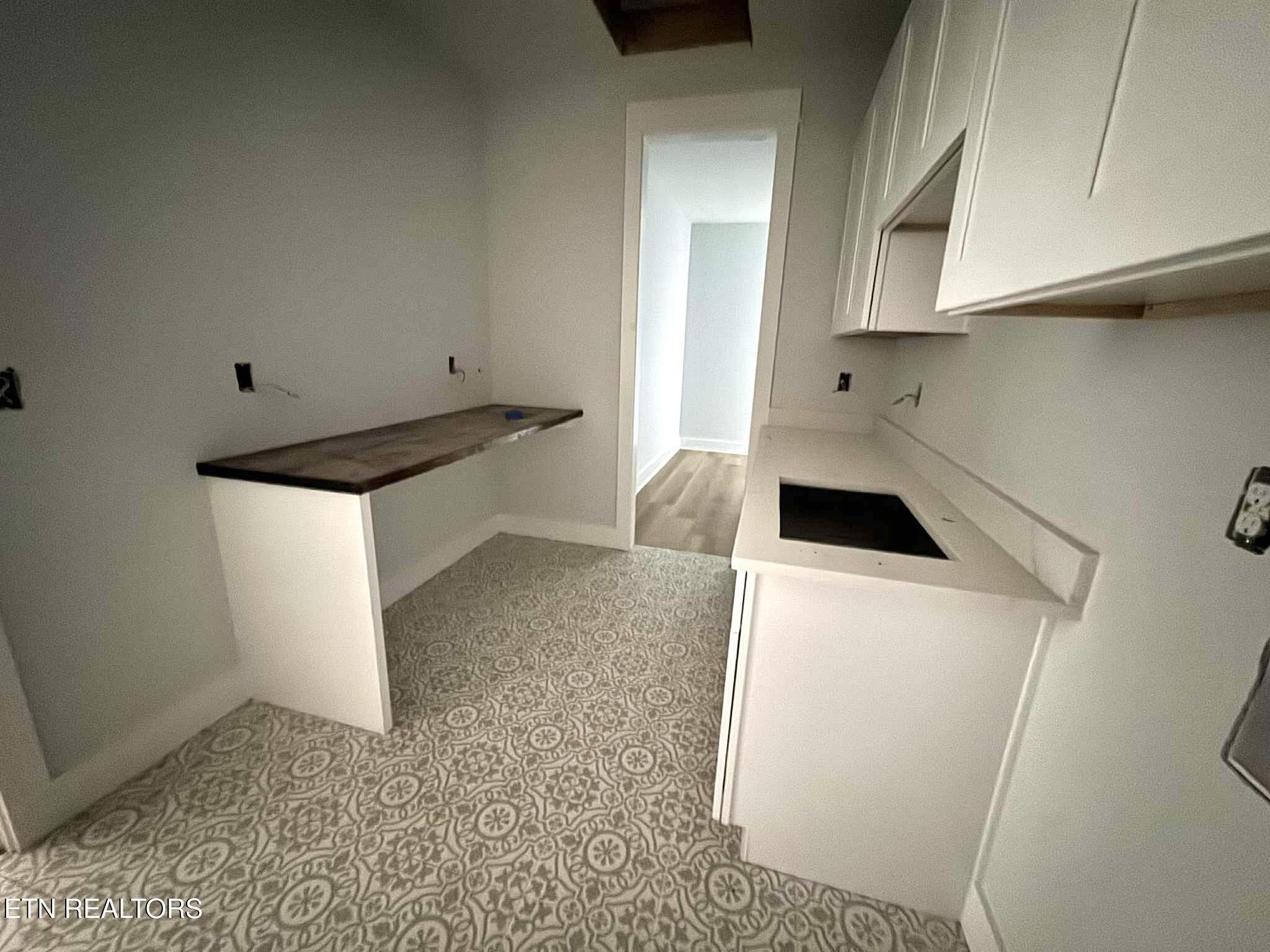 131 Utsesti Lane. Loudon, TN 37774