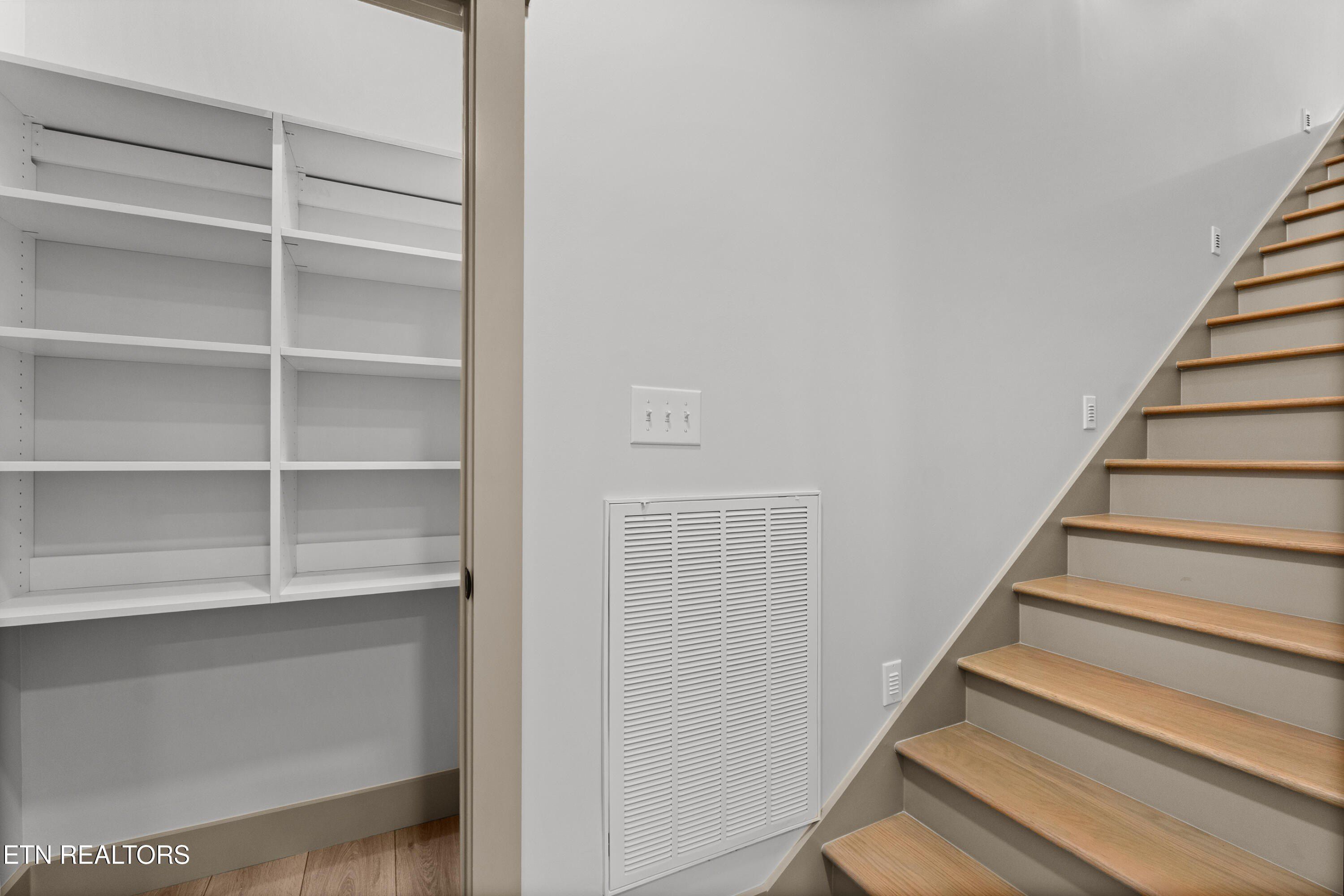 5910 John Drive. Greenback, TN 37742