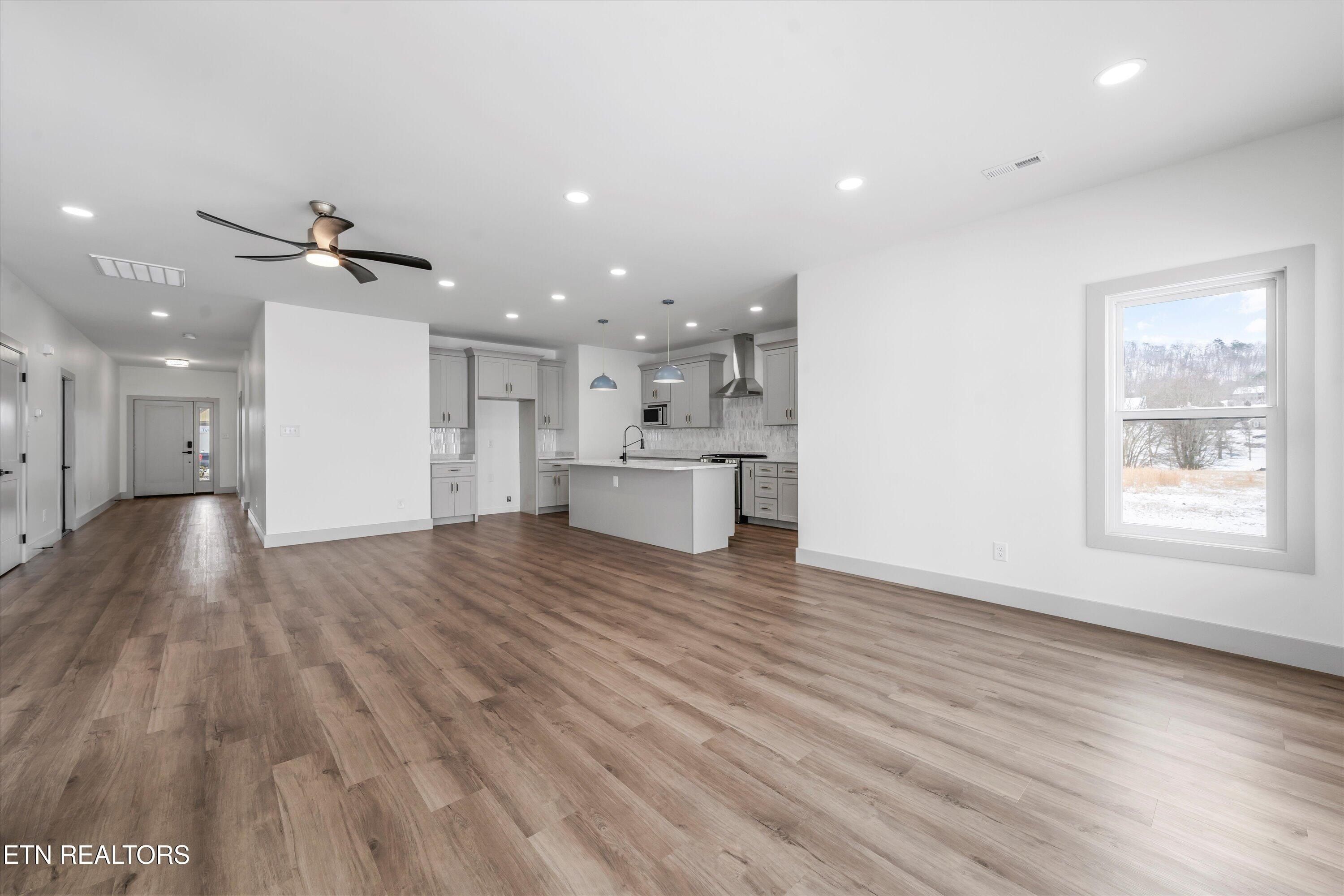 124 Blue Phlox Lane. Andersonville, TN 37705