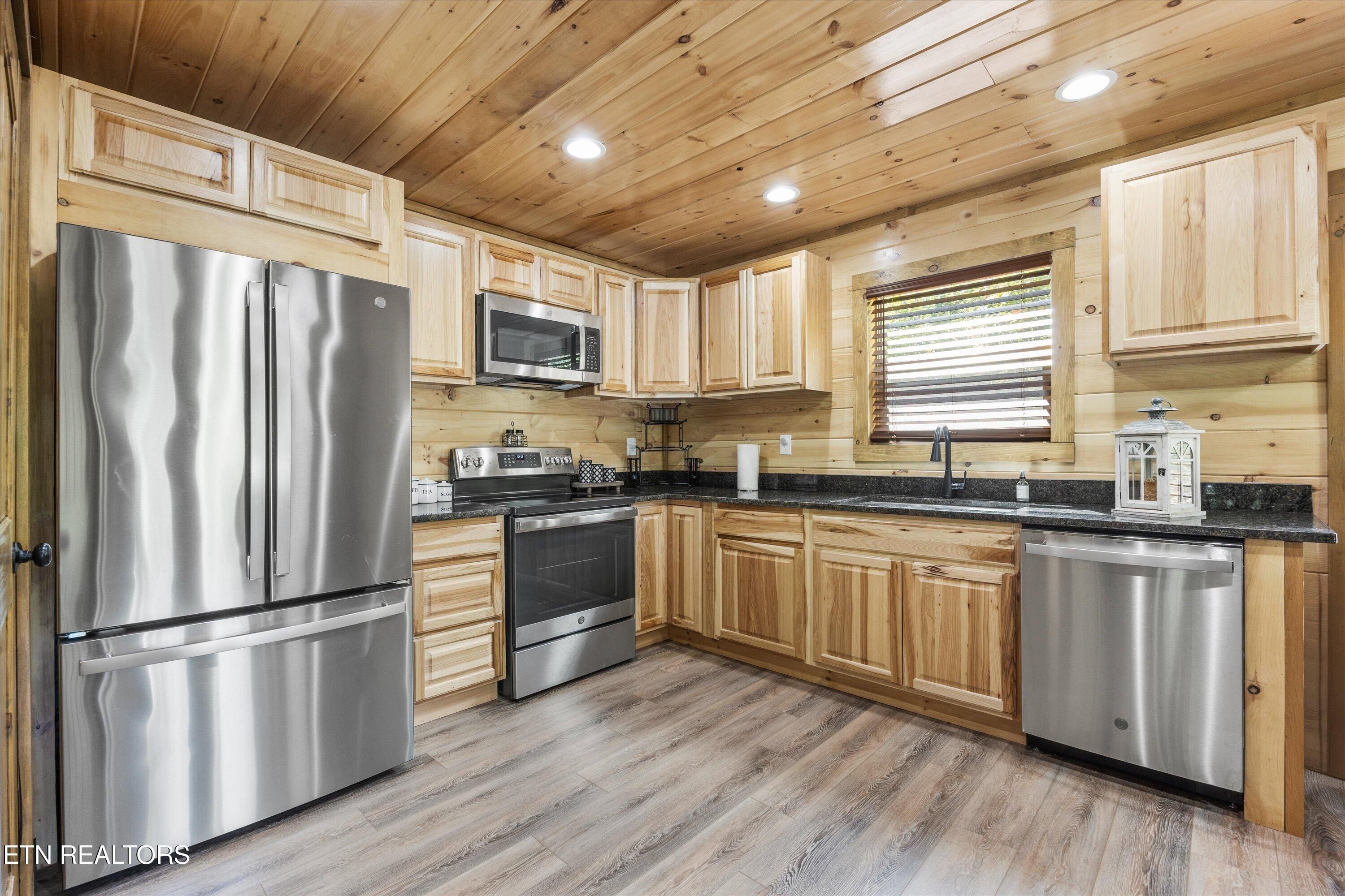 3194 Emerald Springs Loop. Sevierville, TN 37862