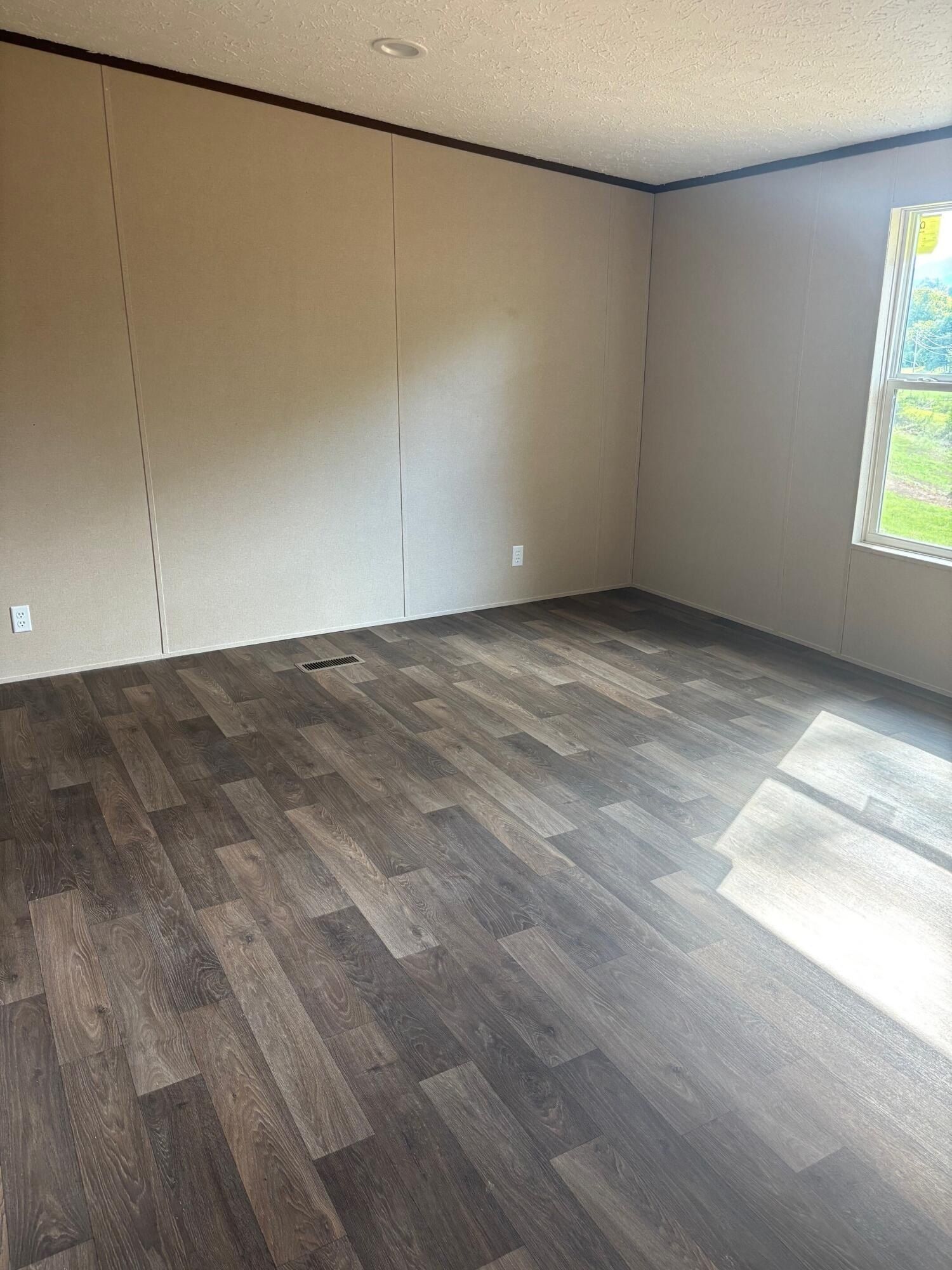 2552 Lakeview Drive. Morristown, TN 37814