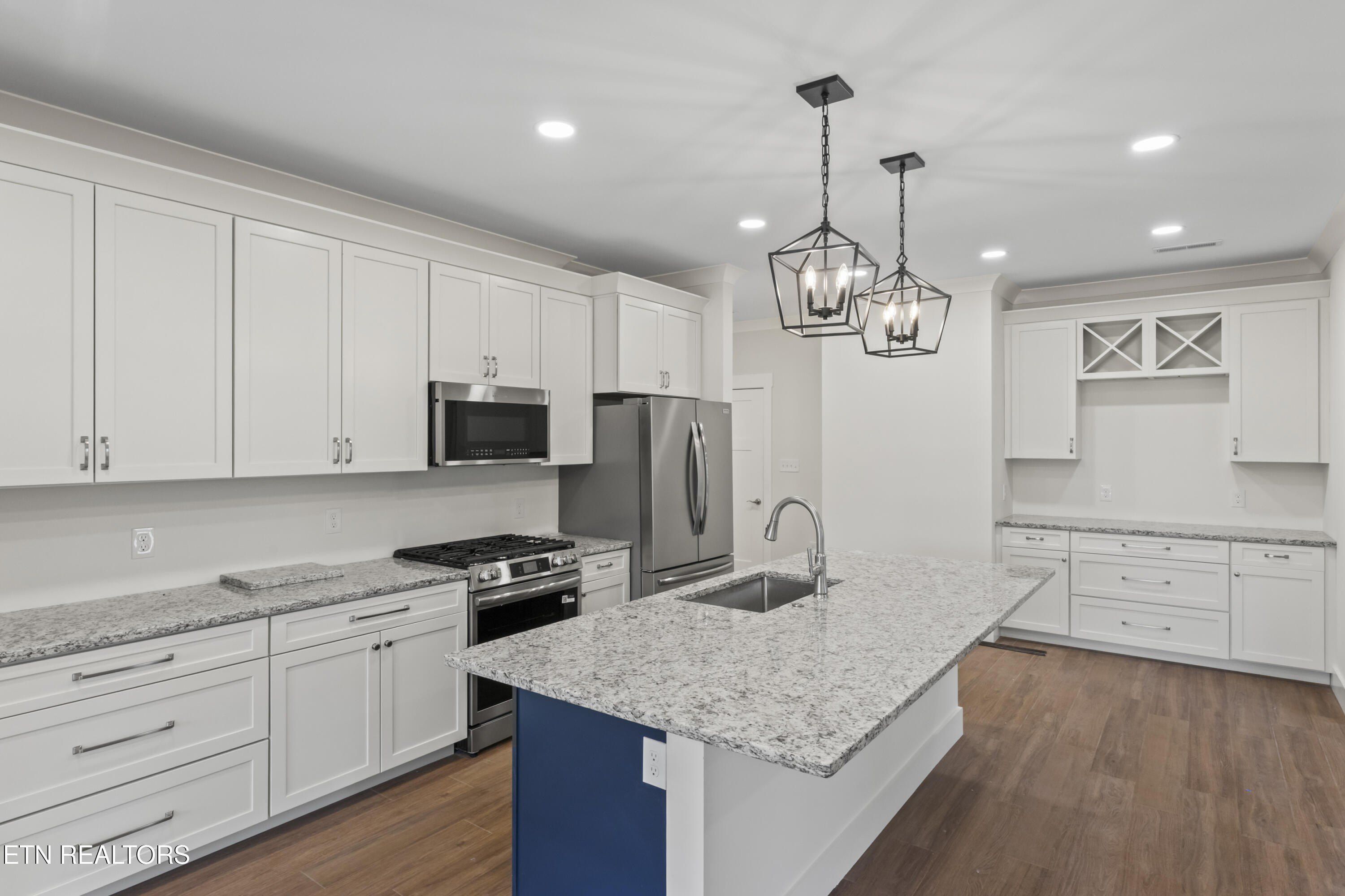 101 Blossom Lane. Clinton, TN 37716