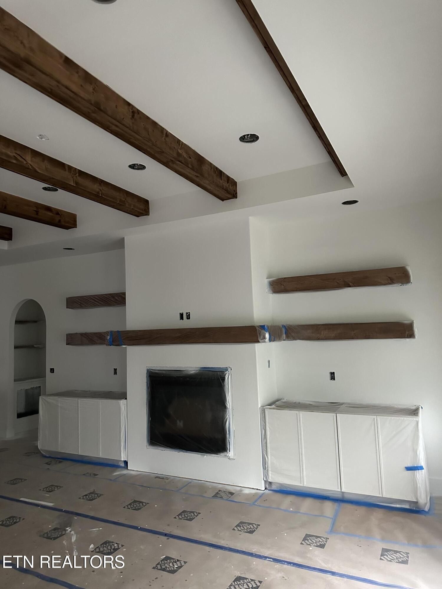 279 Ootsima Way. Loudon, TN 37774