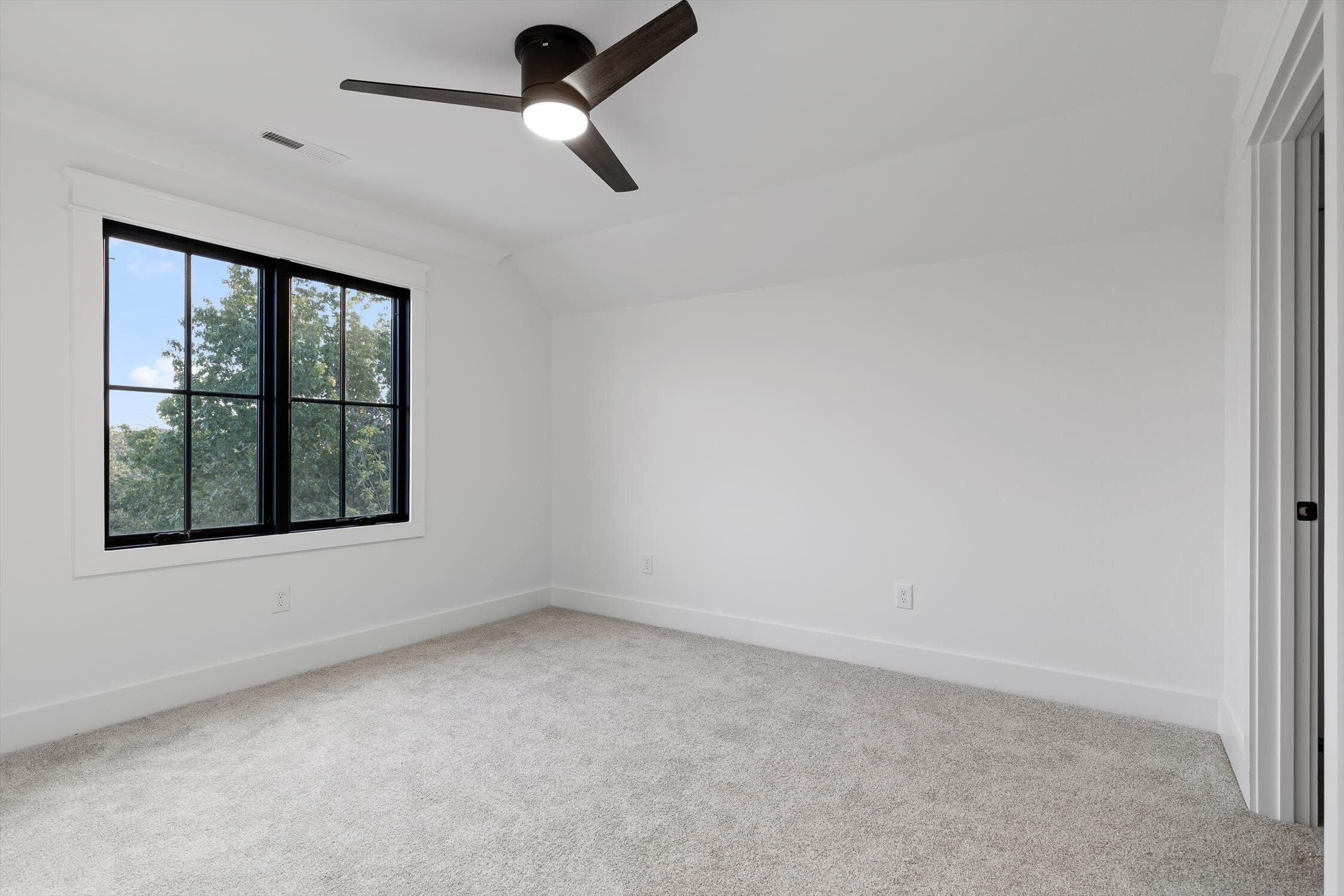 6517 Shelter Cove Drive. Hixson, TN 37343