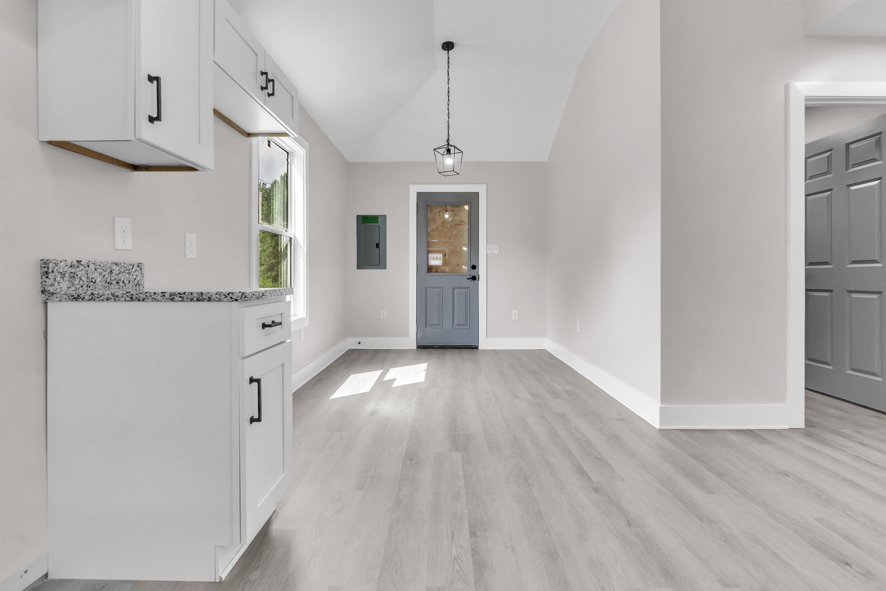 1277 Englewood. Memphis, TN 38106