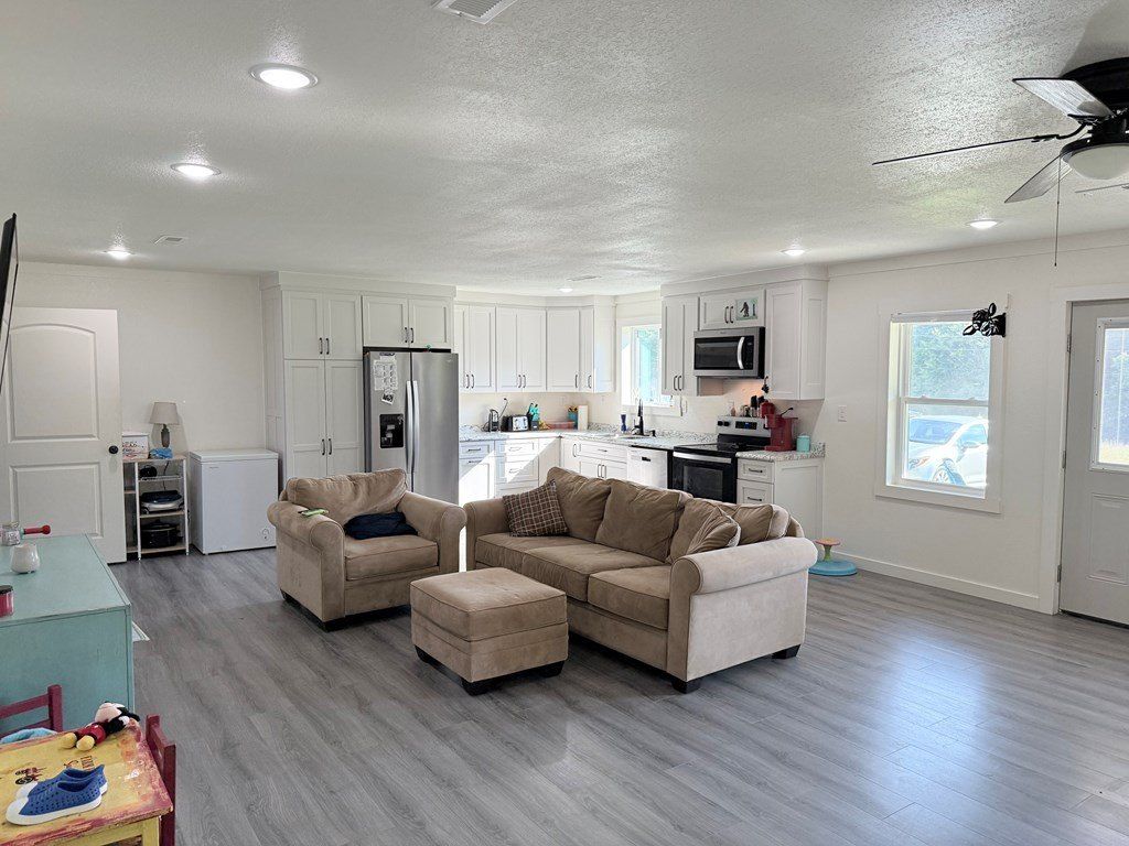 432 St Anthony Dr. Jamestown, TN 38556