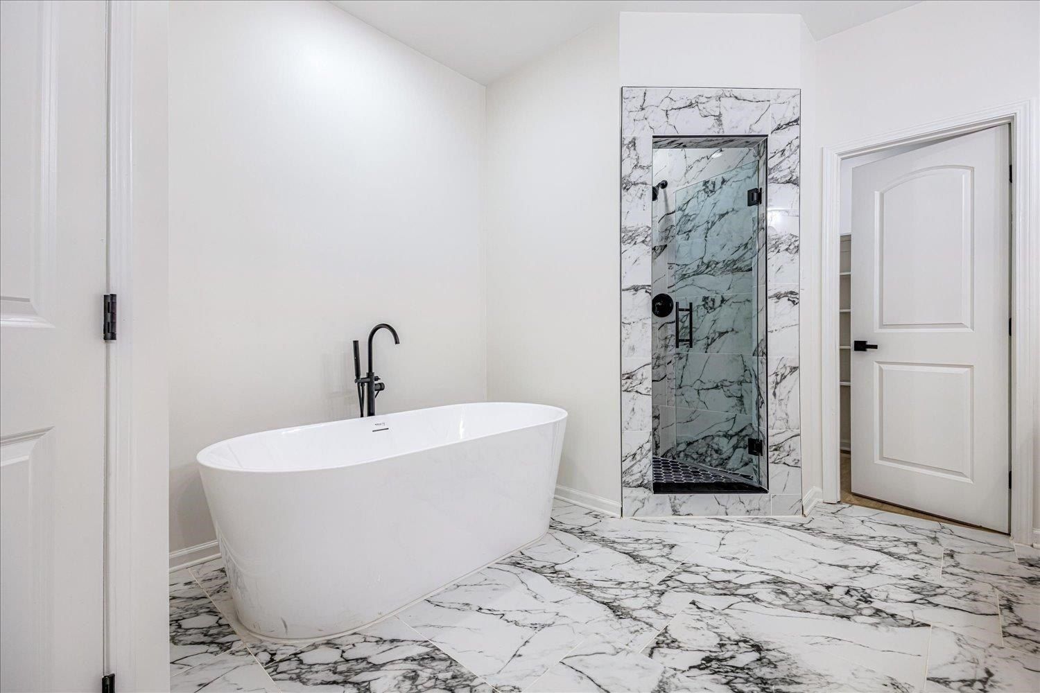 8964 Apsley. Cordova, TN 38016