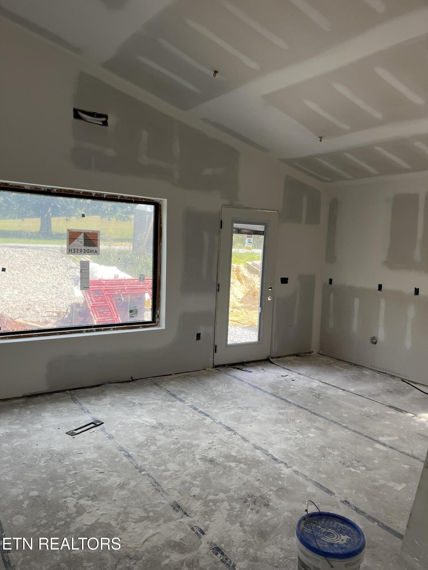 300 Old Mail Rd. Crossville, TN 38555